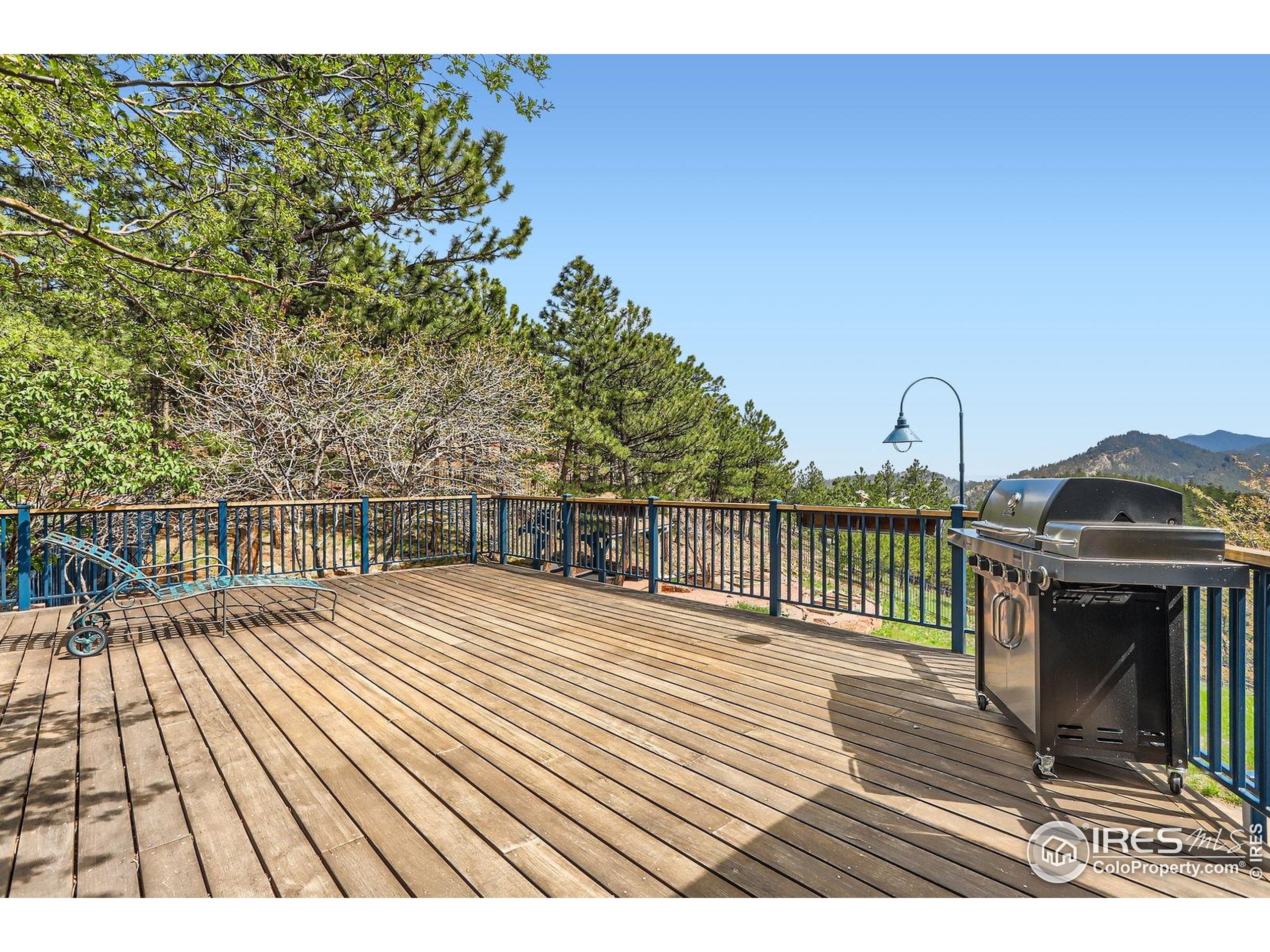 Boulder, Colorado, 80302, United States, 4 Bedrooms Bedrooms, ,5 BathroomsBathrooms,Residential,Pending,1953002
