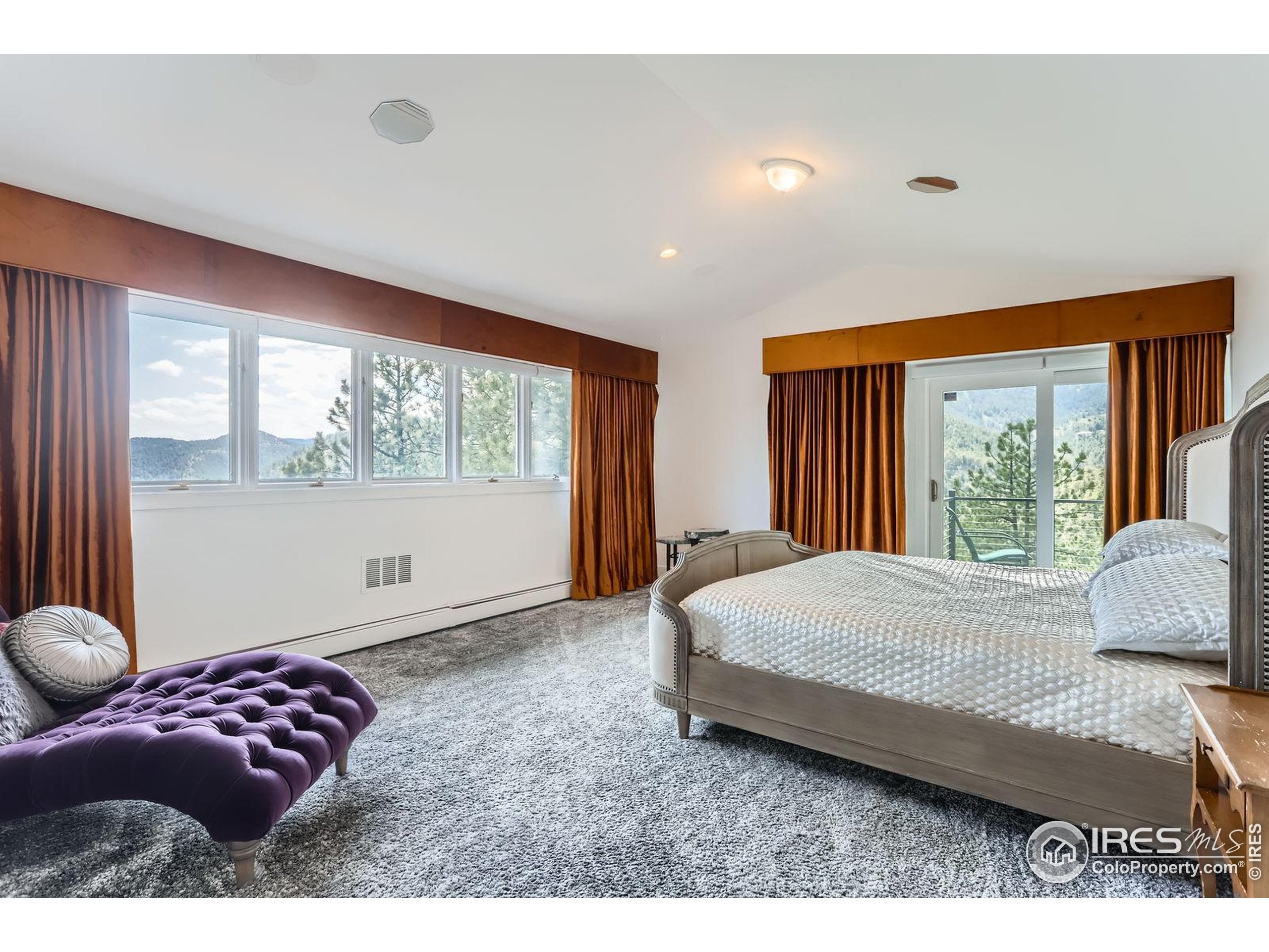 Boulder, Colorado, 80302, United States, 4 Bedrooms Bedrooms, ,5 BathroomsBathrooms,Residential,Pending,1953002