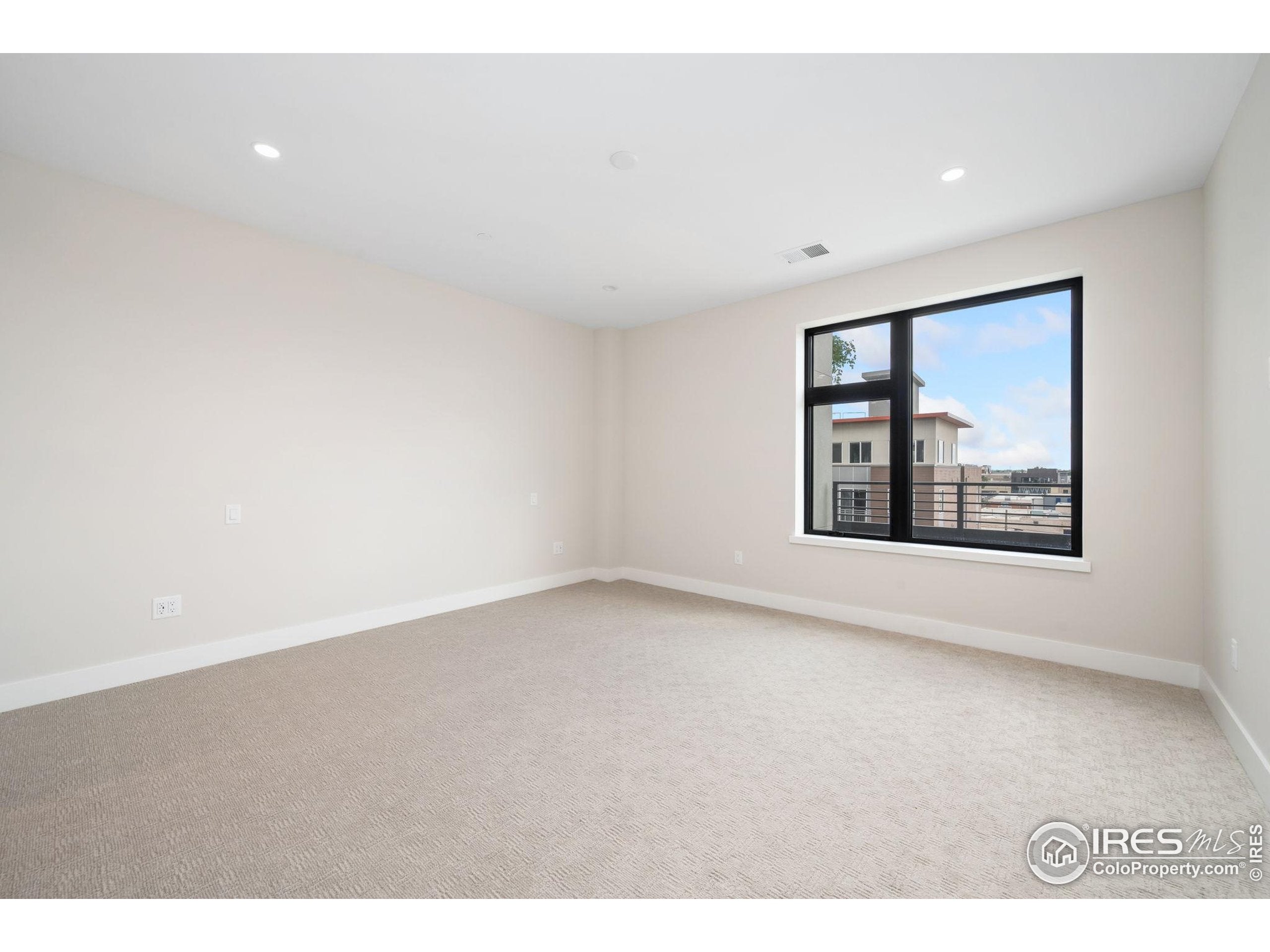 Loveland, Colorado, 80537, United States, 2 Bedrooms Bedrooms, ,3 BathroomsBathrooms,Residential,Active,1884717