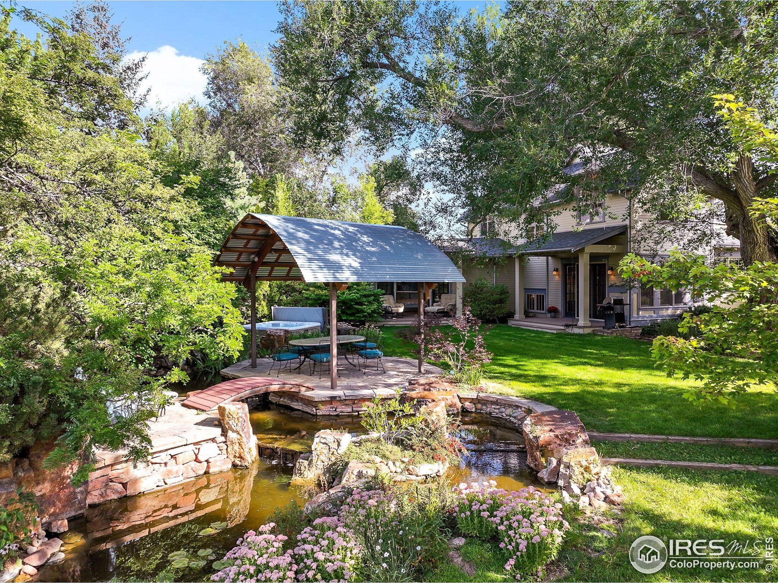 Louisville, Colorado, 80027, United States, 3 Bedrooms Bedrooms, ,3 BathroomsBathrooms,Residential,Pending,1997546