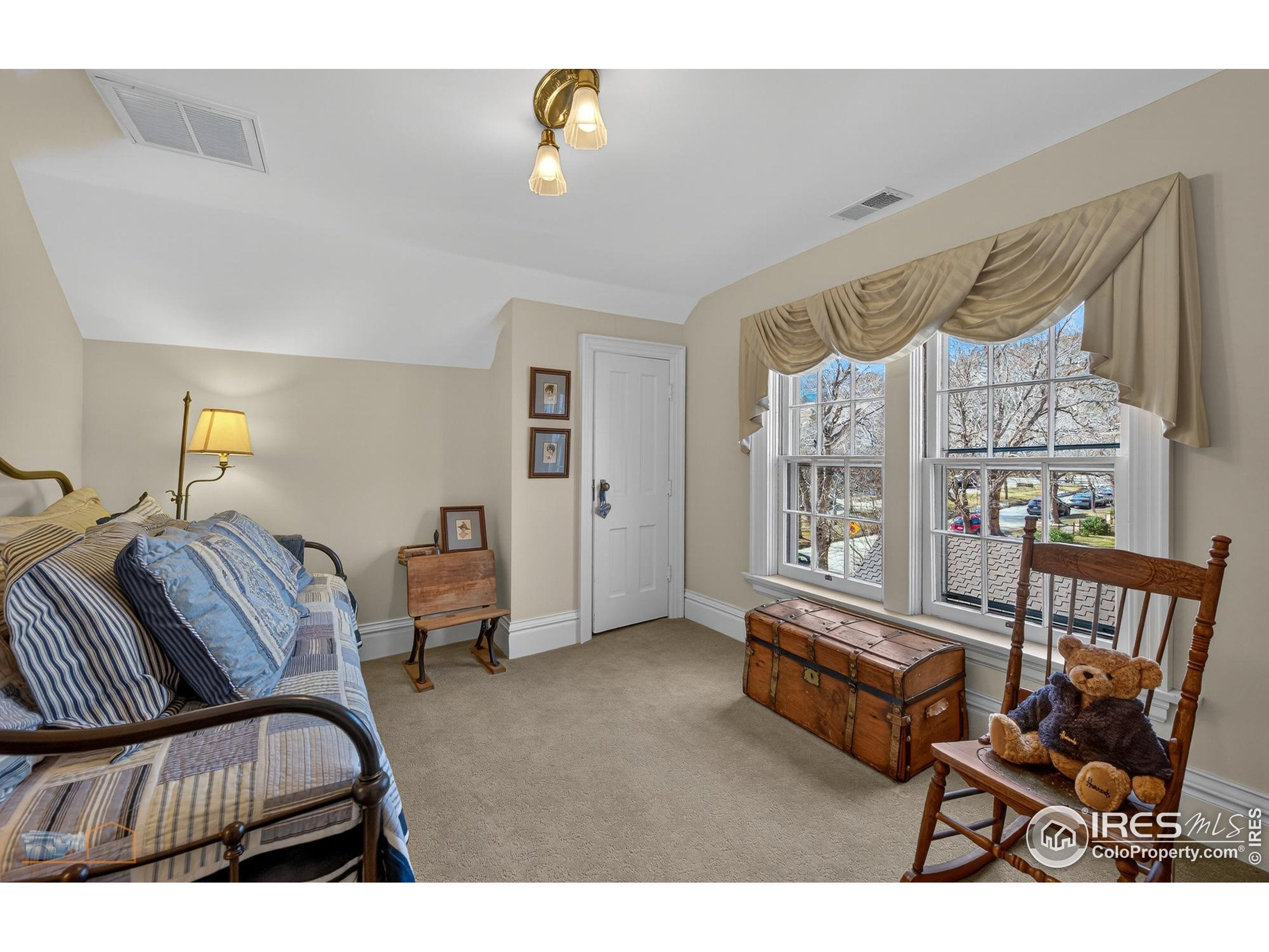 Boulder, Colorado, 80304, United States, 4 Bedrooms Bedrooms, ,5 BathroomsBathrooms,Residential,Active,2013422