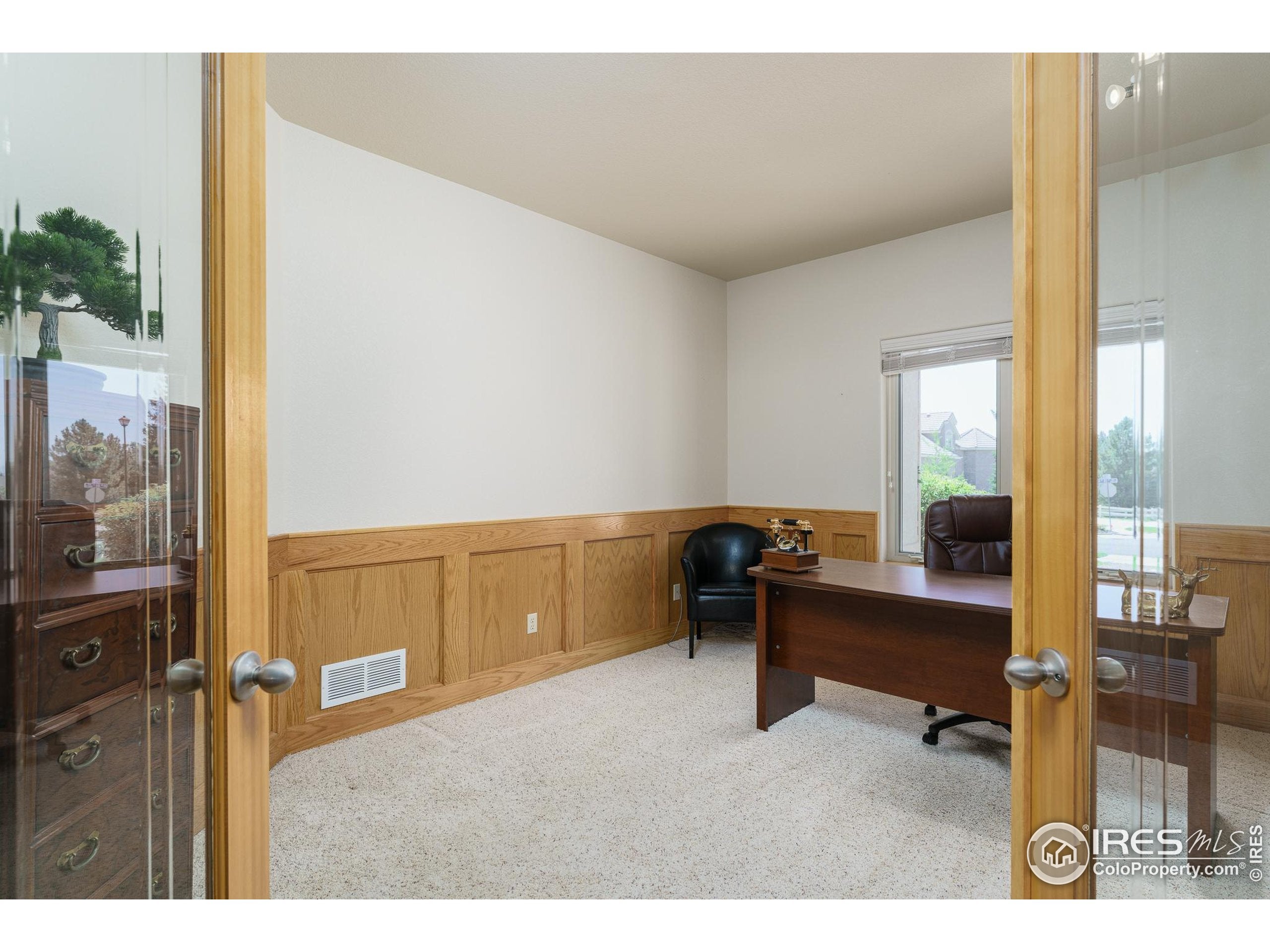 Arvada, Colorado, 80005, United States, 4 Bedrooms Bedrooms, ,4 BathroomsBathrooms,Residential,Active,1922299