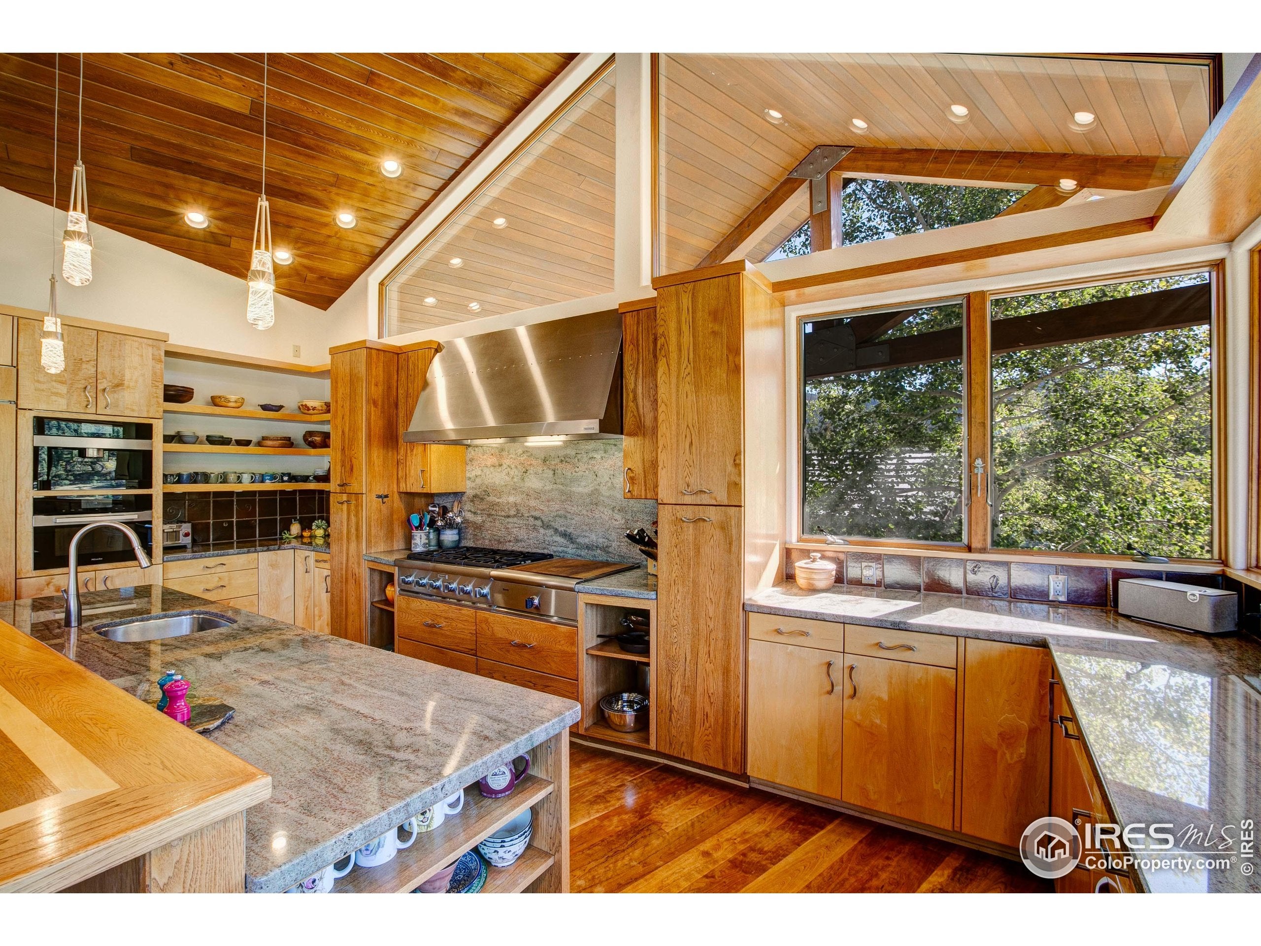 Estes Park, Colorado, 80517, United States, 6 Bedrooms Bedrooms, ,6 BathroomsBathrooms,Residential,Active,1952470