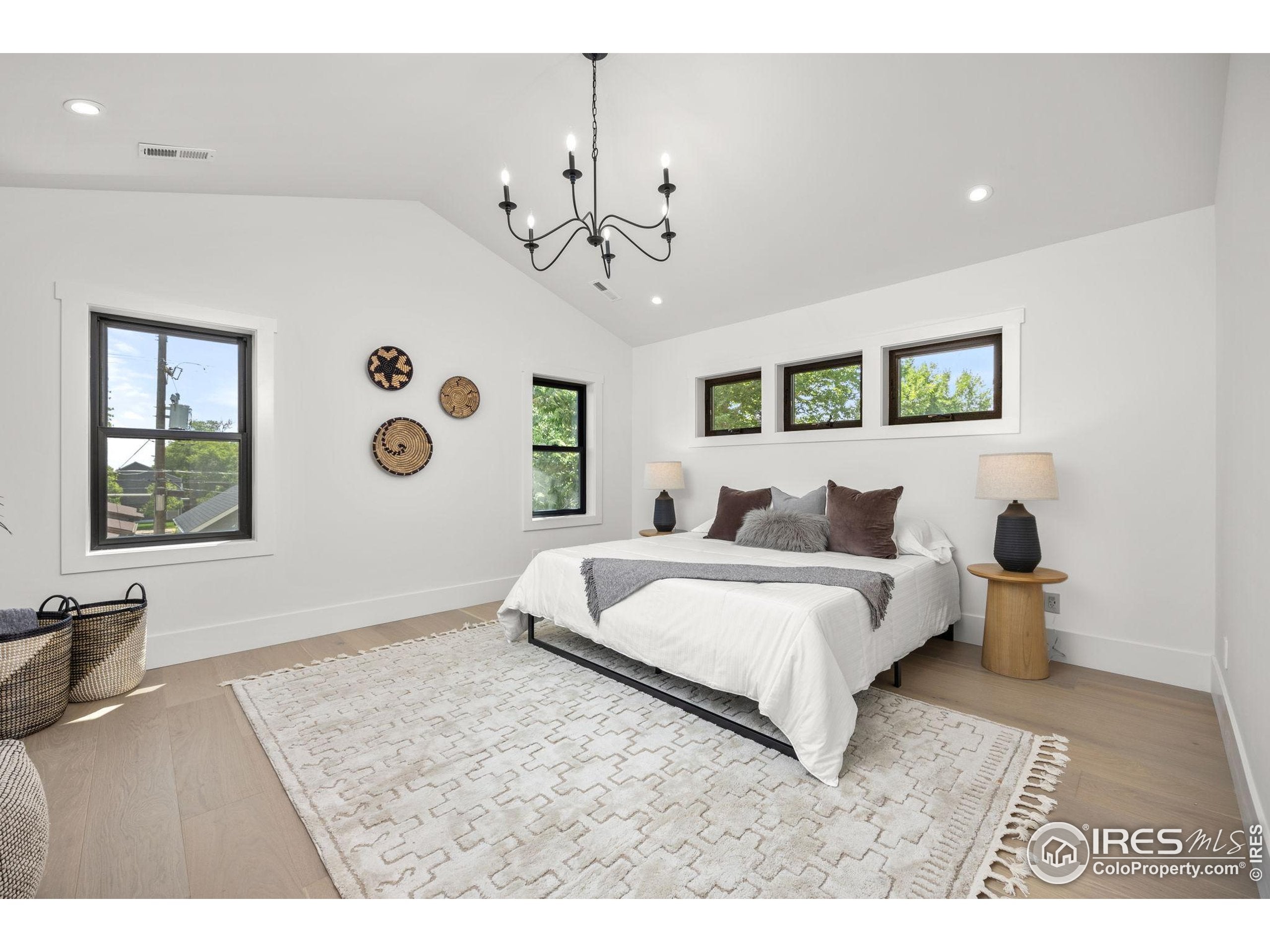 Louisville, Colorado, 80027, United States, 6 Bedrooms Bedrooms, ,4 BathroomsBathrooms,Residential,Active,1903214