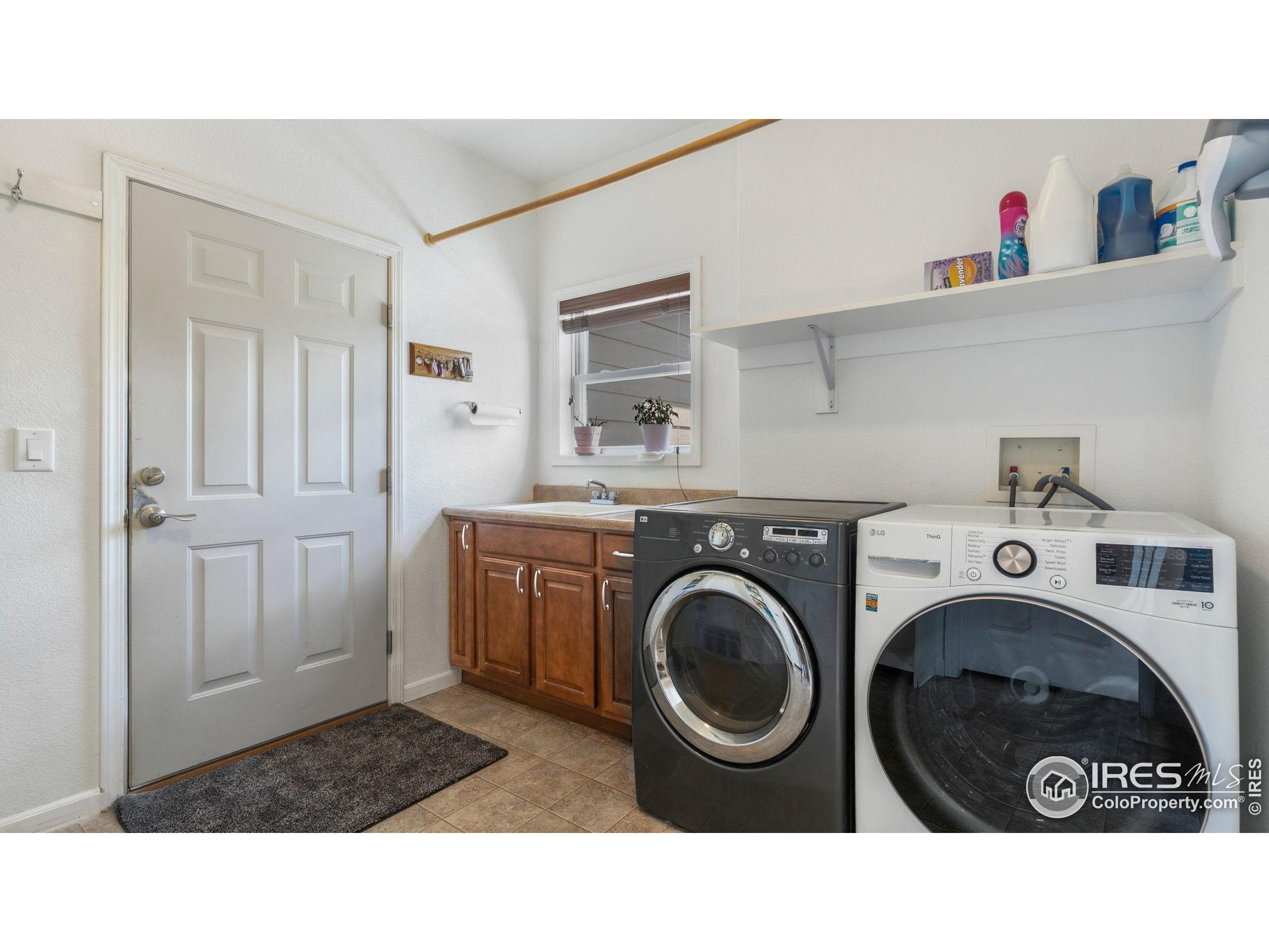 Loveland, Colorado, 80537, United States, 3 Bedrooms Bedrooms, ,2 BathroomsBathrooms,Residential,Active,1986871