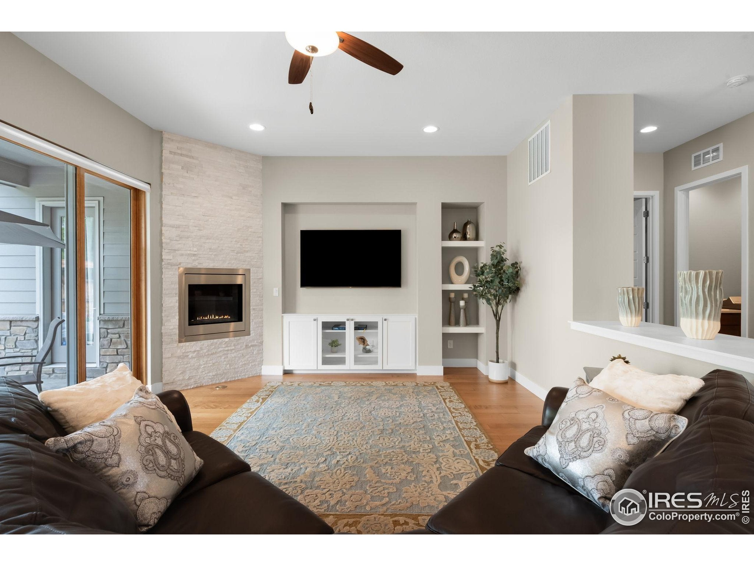 Golden, Colorado, 80403, United States, 5 Bedrooms Bedrooms, ,4 BathroomsBathrooms,Residential,Active,1945502