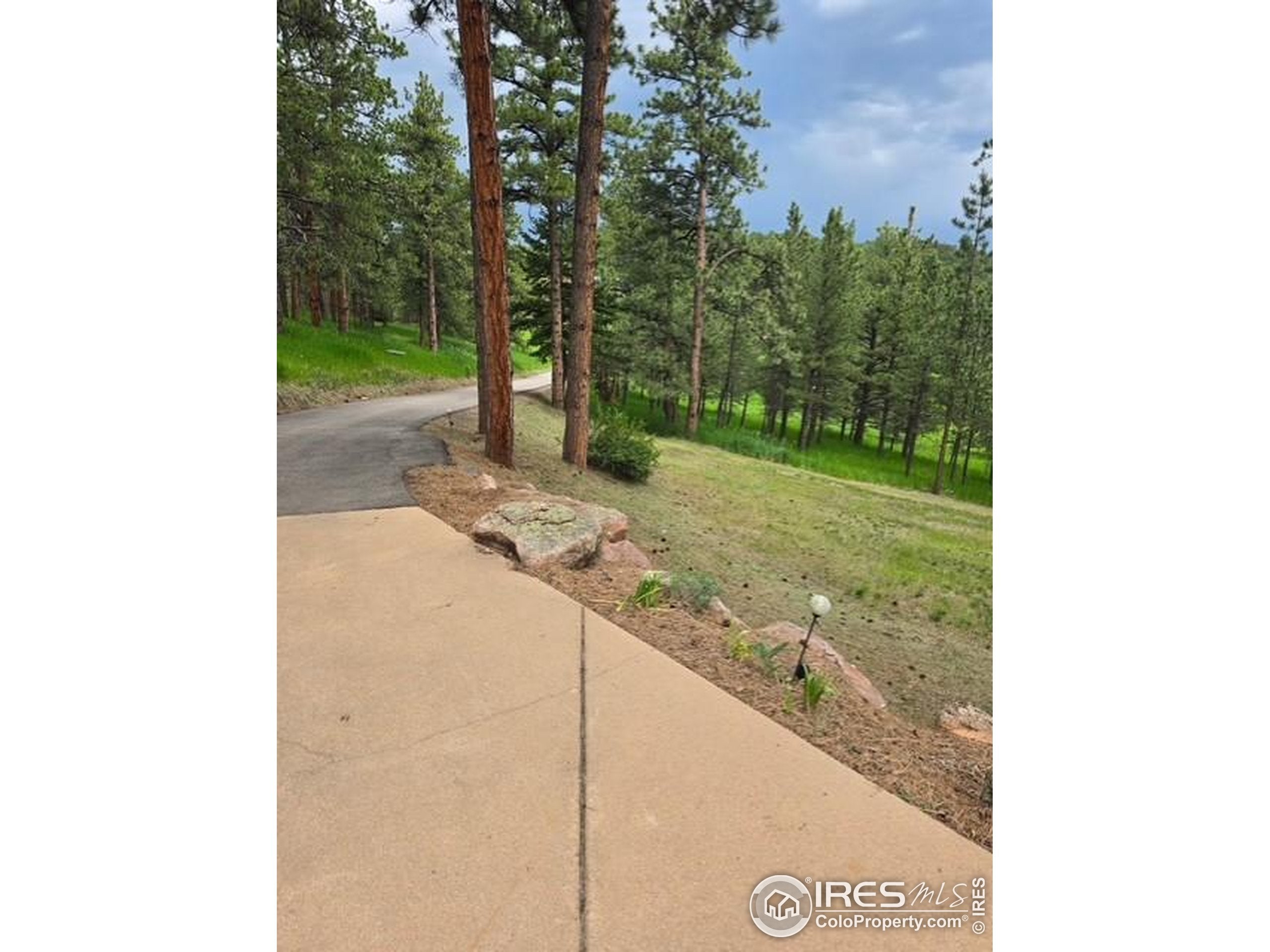 Boulder, Colorado, 80302, United States, 4 Bedrooms Bedrooms, ,5 BathroomsBathrooms,Residential,Pending,1953002