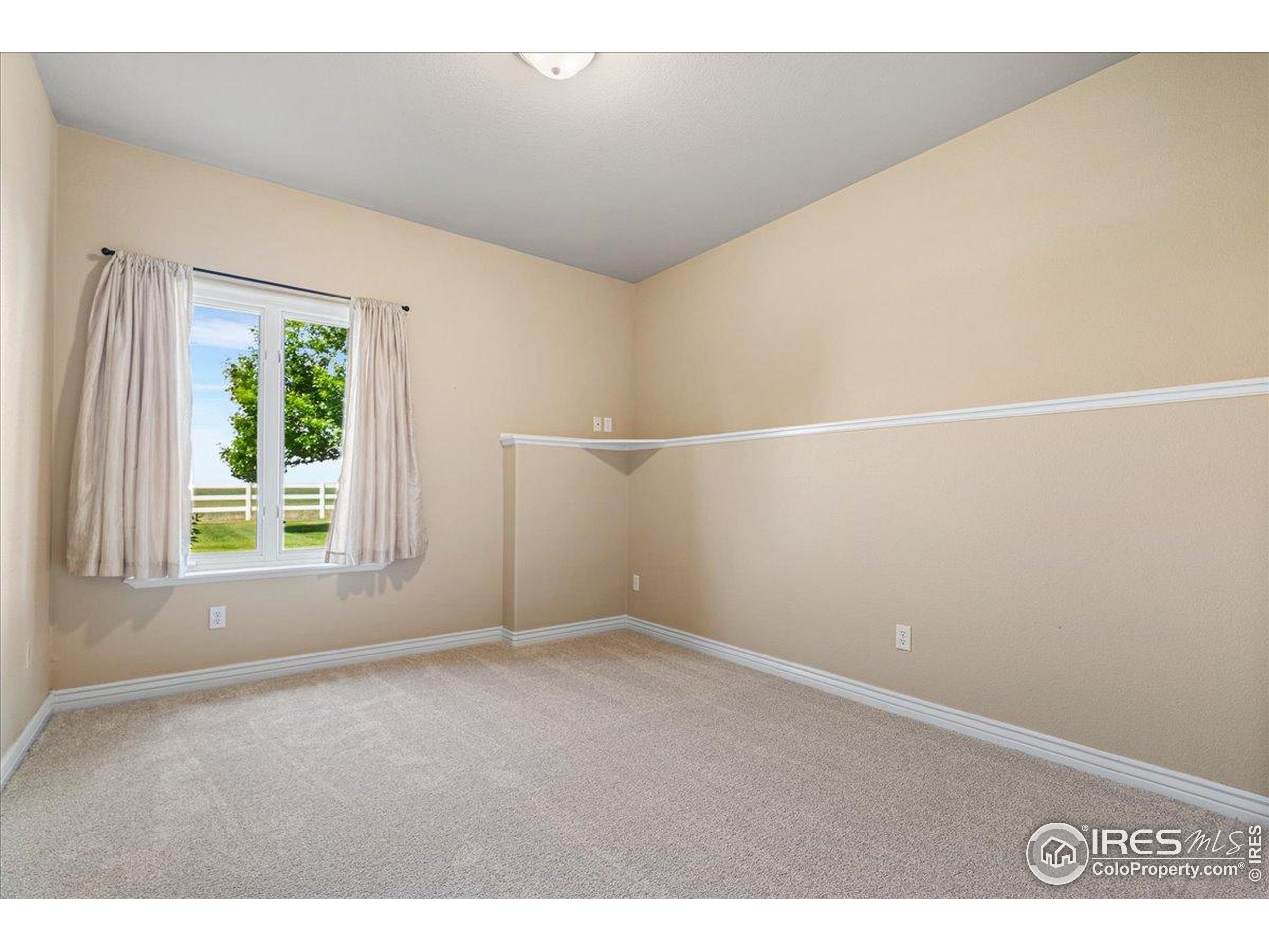 Loveland, Colorado, 80538, United States, 7 Bedrooms Bedrooms, ,5 BathroomsBathrooms,Residential,Active,1952273