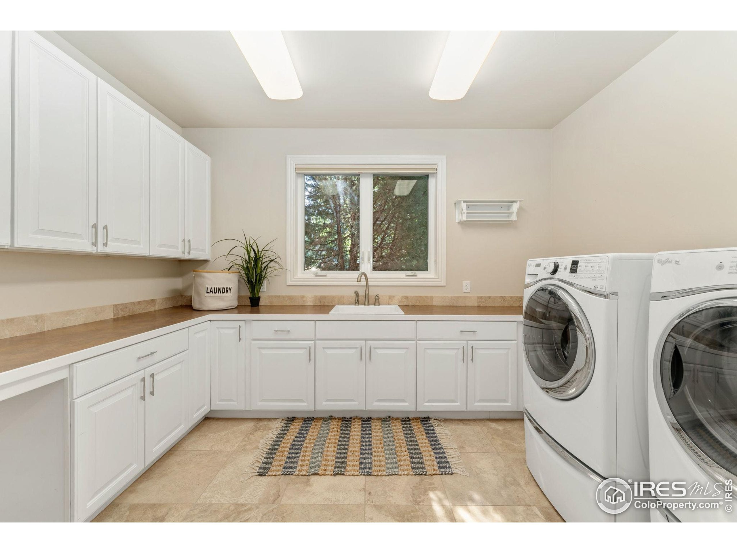 Lafayette, Colorado, 80026, United States, 6 Bedrooms Bedrooms, ,5 BathroomsBathrooms,Residential,Active,1945353