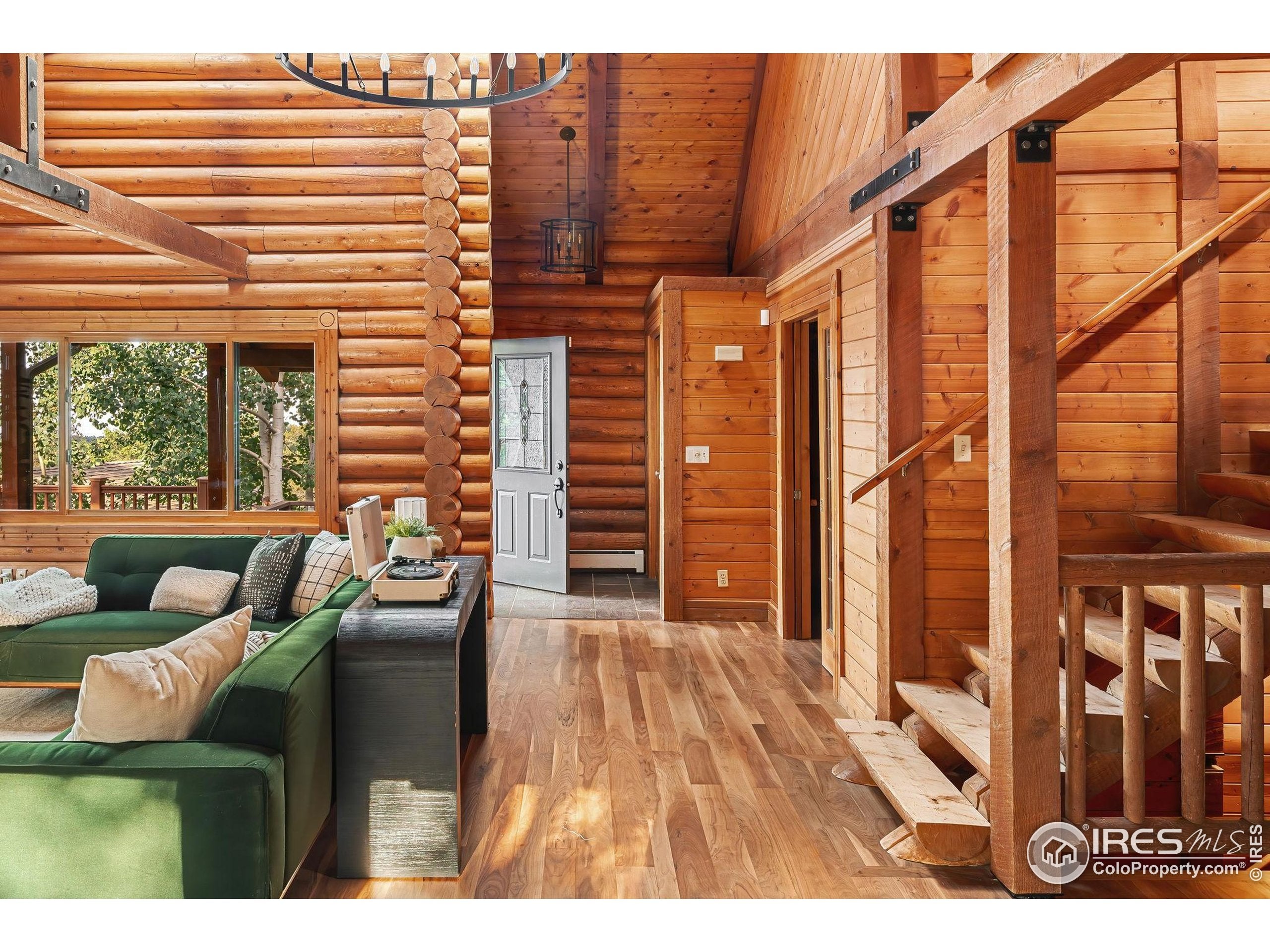 Boulder, Colorado, 80302, United States, 4 Bedrooms Bedrooms, ,4 BathroomsBathrooms,Residential,Active,1997631