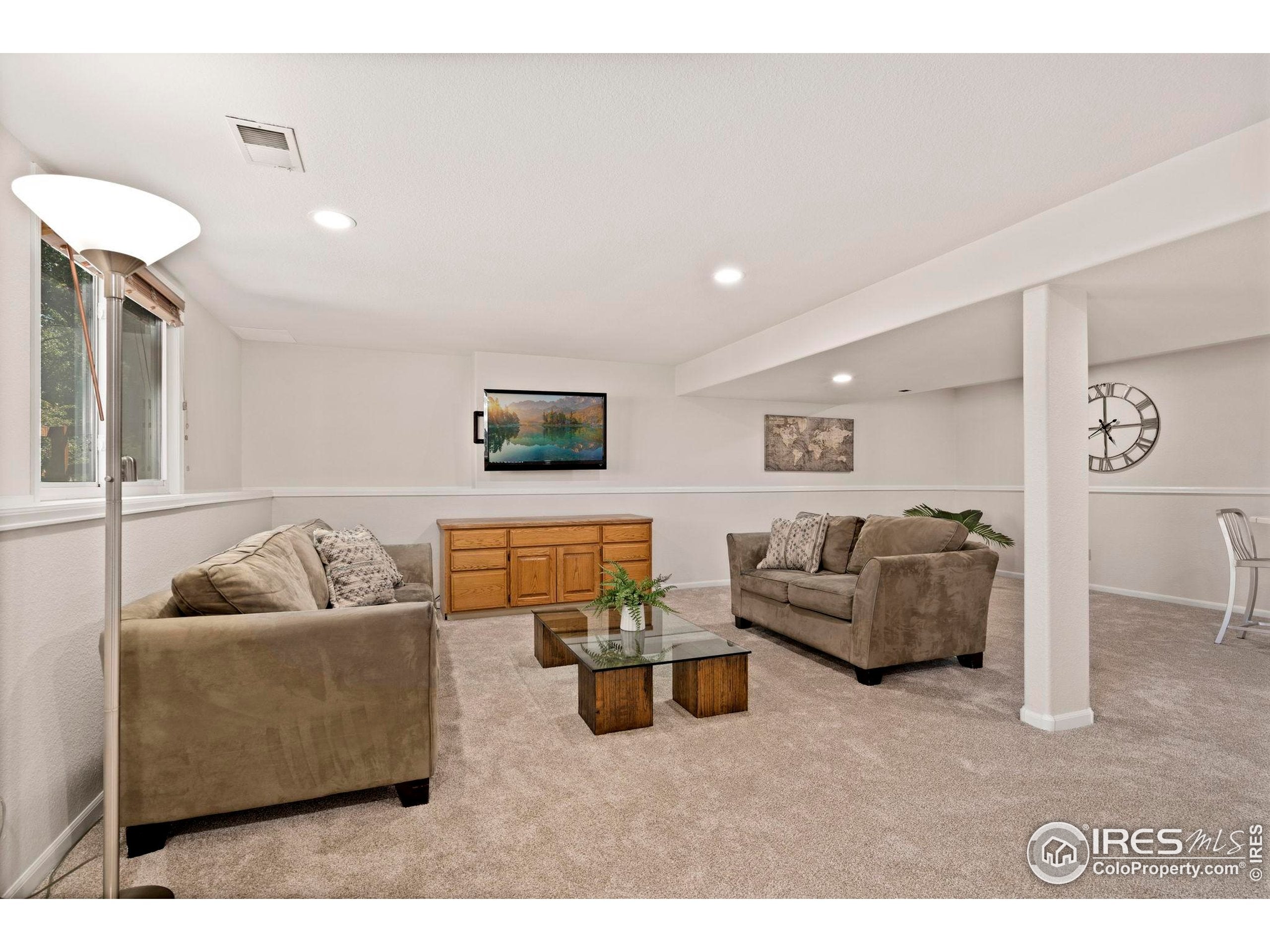 Loveland, Colorado, 80538, United States, 5 Bedrooms Bedrooms, ,3 BathroomsBathrooms,Residential,Active,1904189
