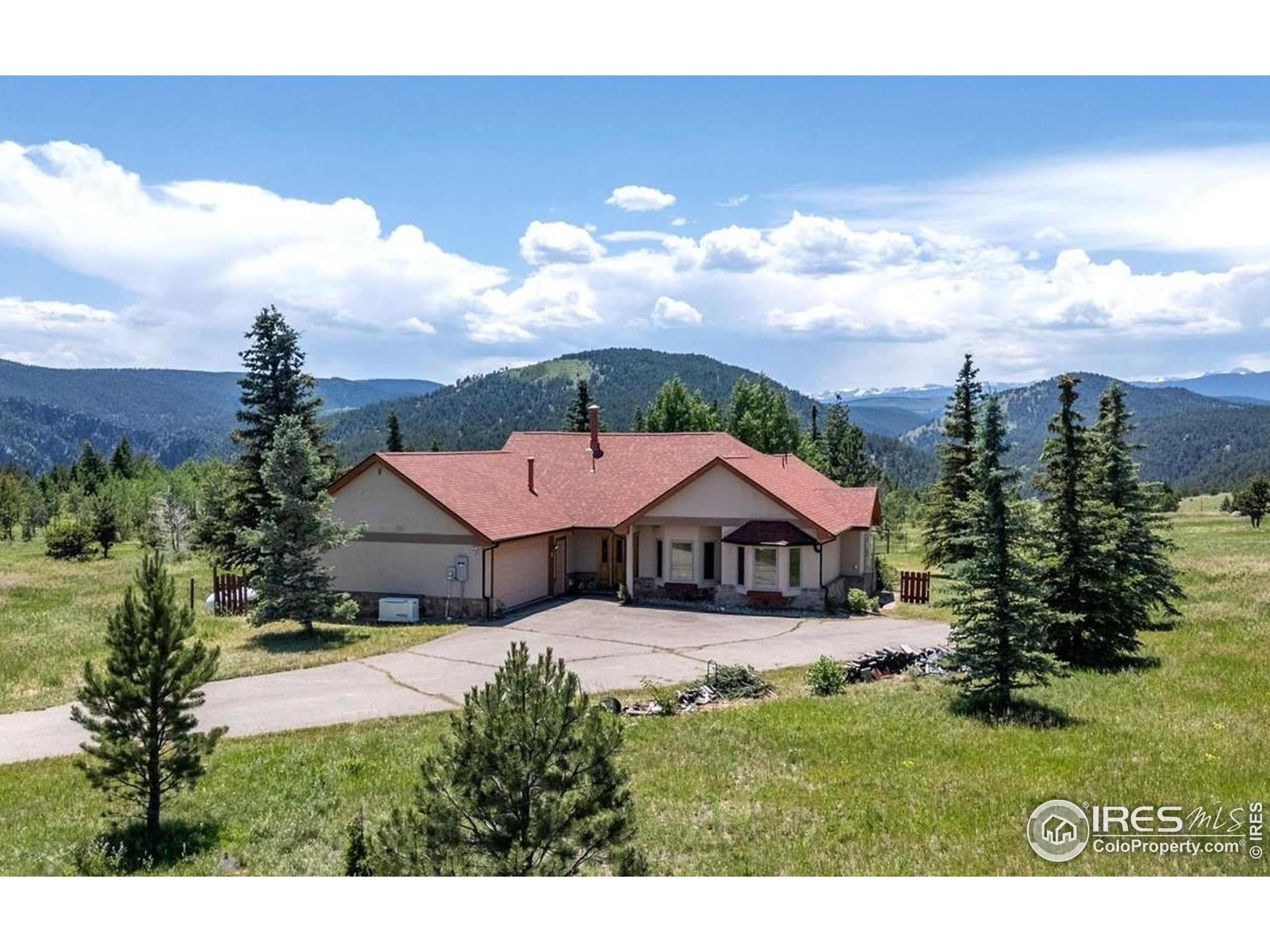 Boulder, Colorado, 80302, United States, 5 Bedrooms Bedrooms, ,4 BathroomsBathrooms,Residential,Contingent,1997630