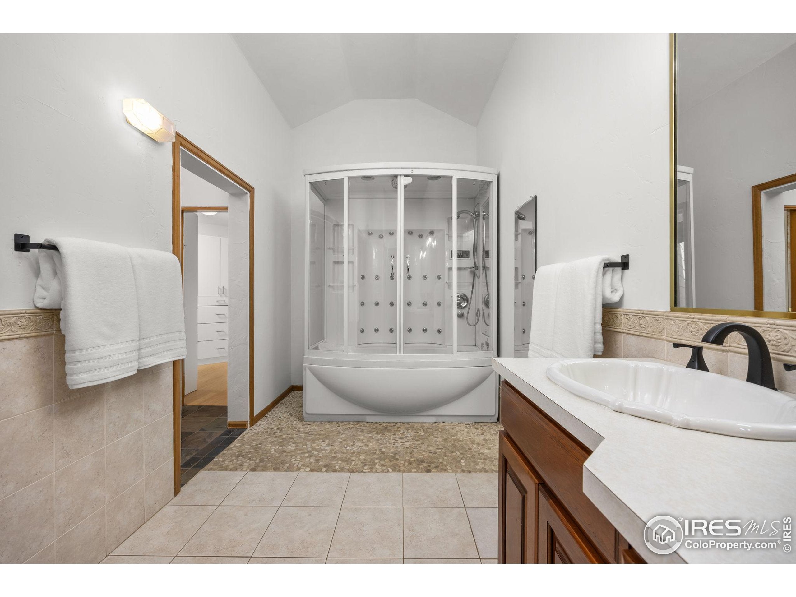 Boulder, Colorado, 80303, United States, ,4 BathroomsBathrooms,Residential,Active,1868151