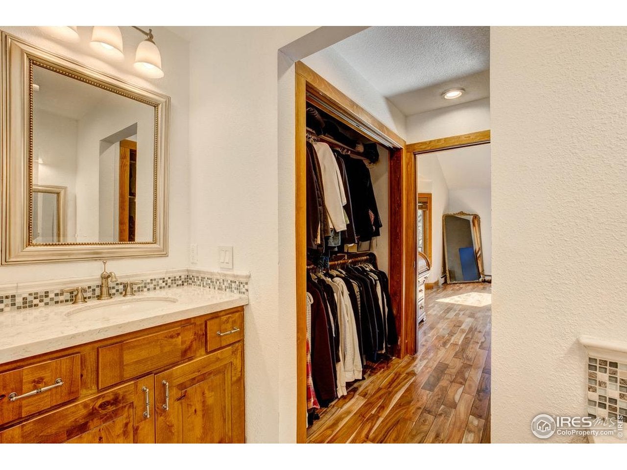 Estes Park, Colorado, 80517, United States, 4 Bedrooms Bedrooms, ,3 BathroomsBathrooms,Residential,Active,1990027