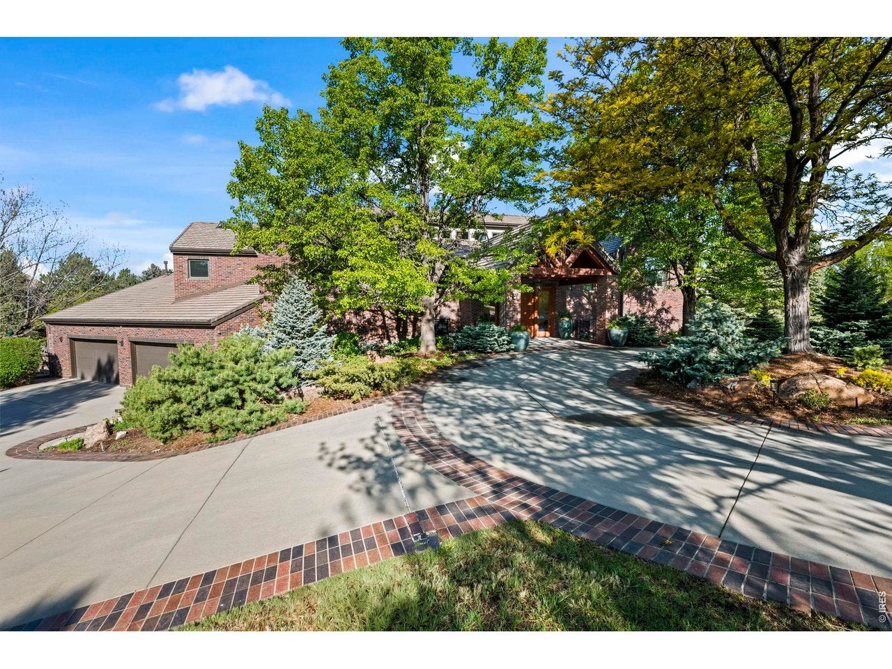 Niwot, Colorado, 80503, United States, 4 Bedrooms Bedrooms, ,7 BathroomsBathrooms,Residential,Active,2033402