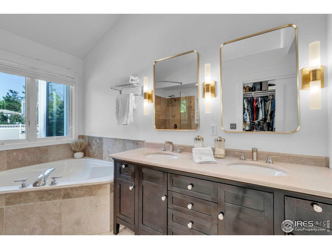 Louisville, Colorado, 80027, United States, 4 Bedrooms Bedrooms, ,4 BathroomsBathrooms,Residential,Active,1821969