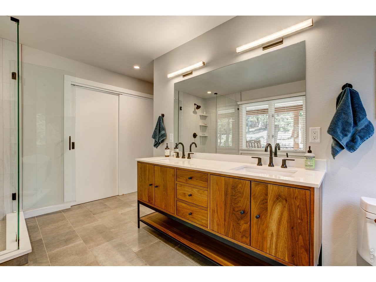 Estes Park, Colorado, 80517, United States, 3 Bedrooms Bedrooms, ,2 BathroomsBathrooms,Residential,Active,2030600