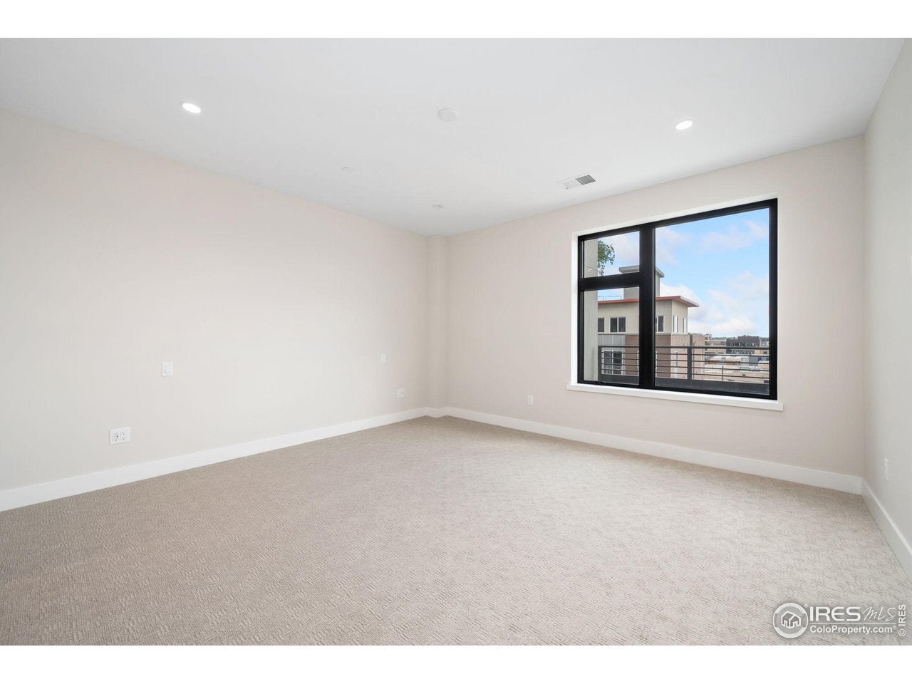 Loveland, Colorado, 80537, United States, 2 Bedrooms Bedrooms, ,3 BathroomsBathrooms,Residential,Active,1884717