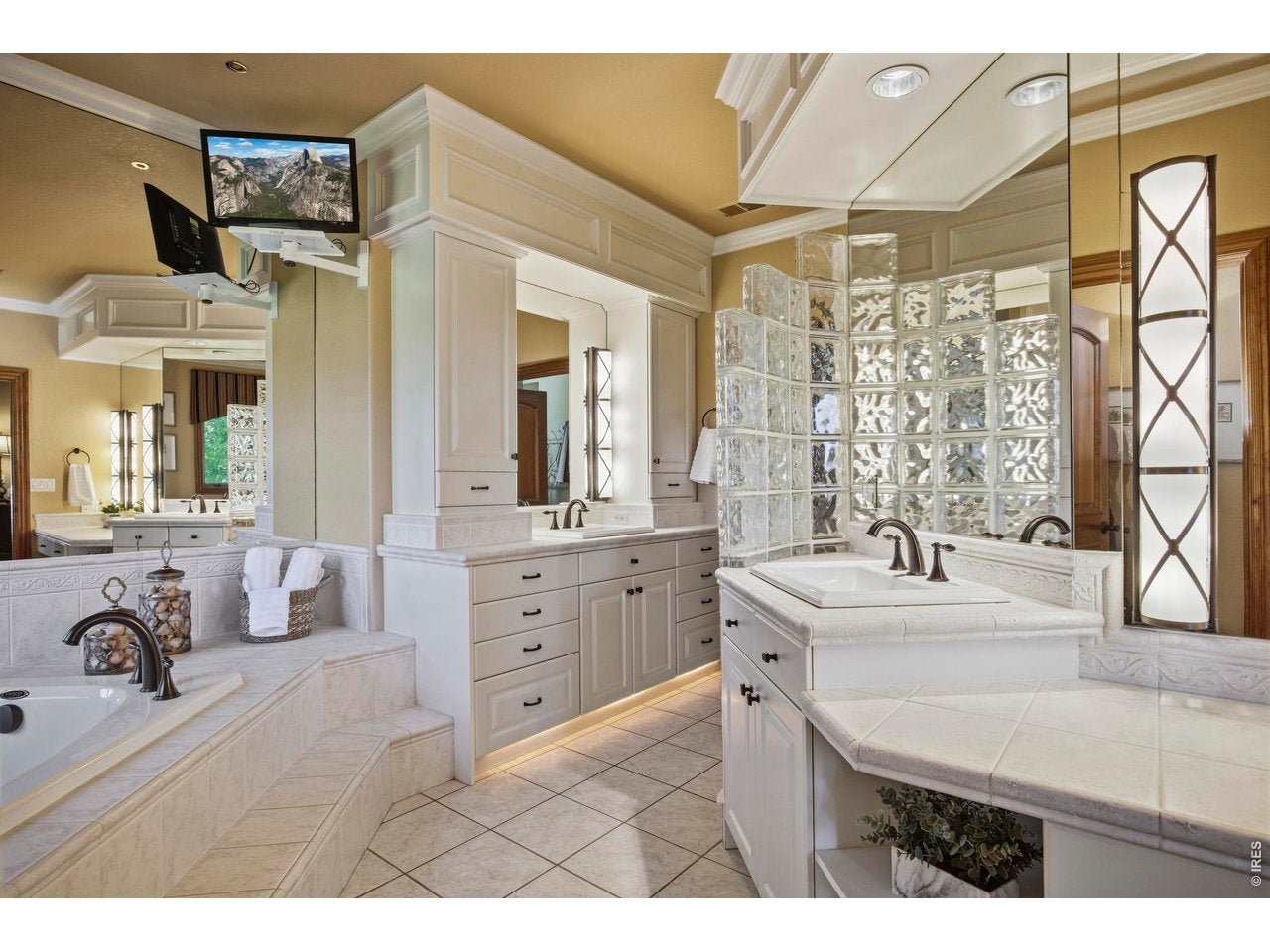 Fort Collins, Colorado, 80524, United States, 3 Bedrooms Bedrooms, ,5 BathroomsBathrooms,Residential,Contingent,2045710