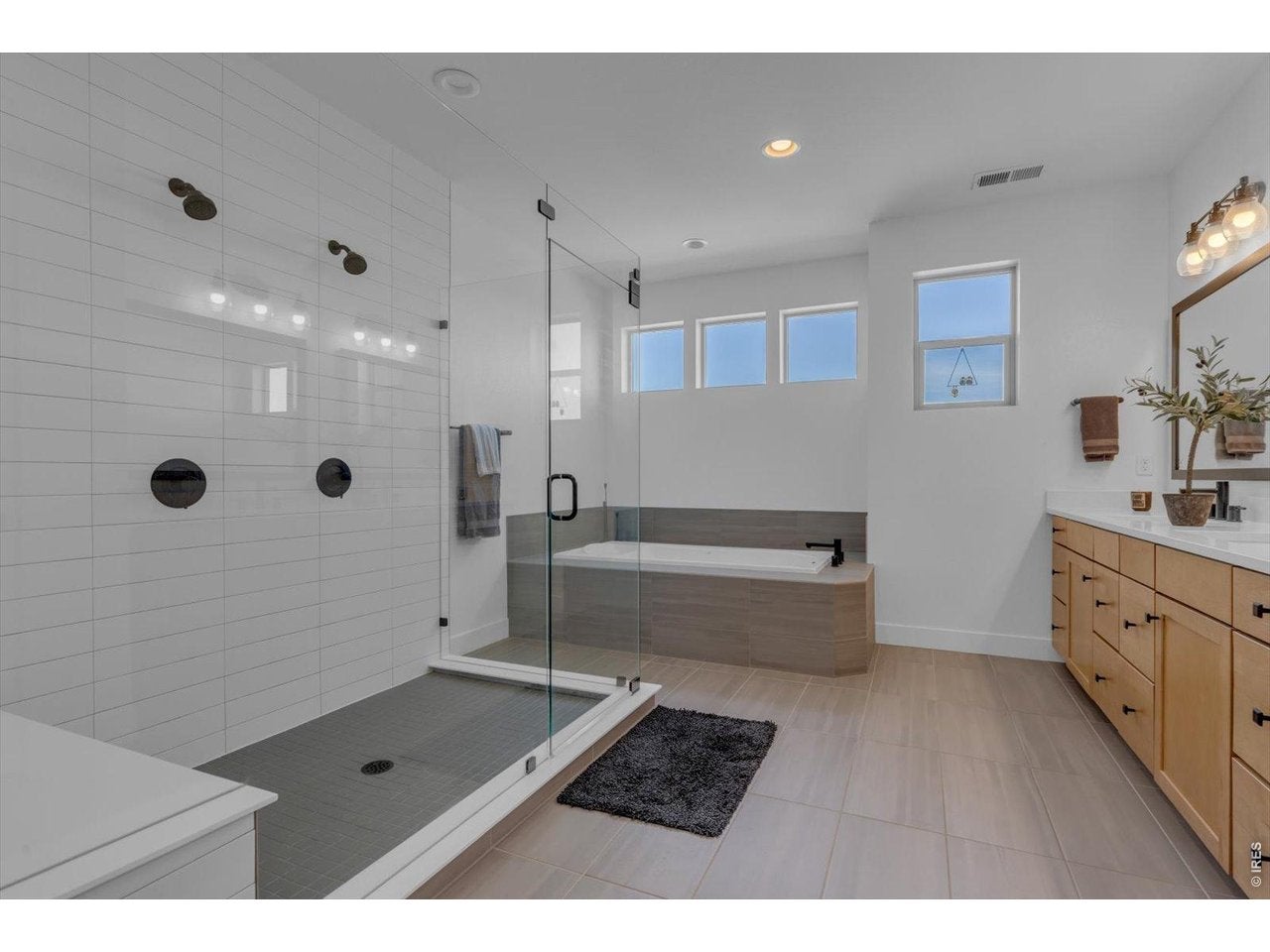 Broomfield, Colorado, 80023, United States, 5 Bedrooms Bedrooms, ,5 BathroomsBathrooms,Residential,Active,2052095