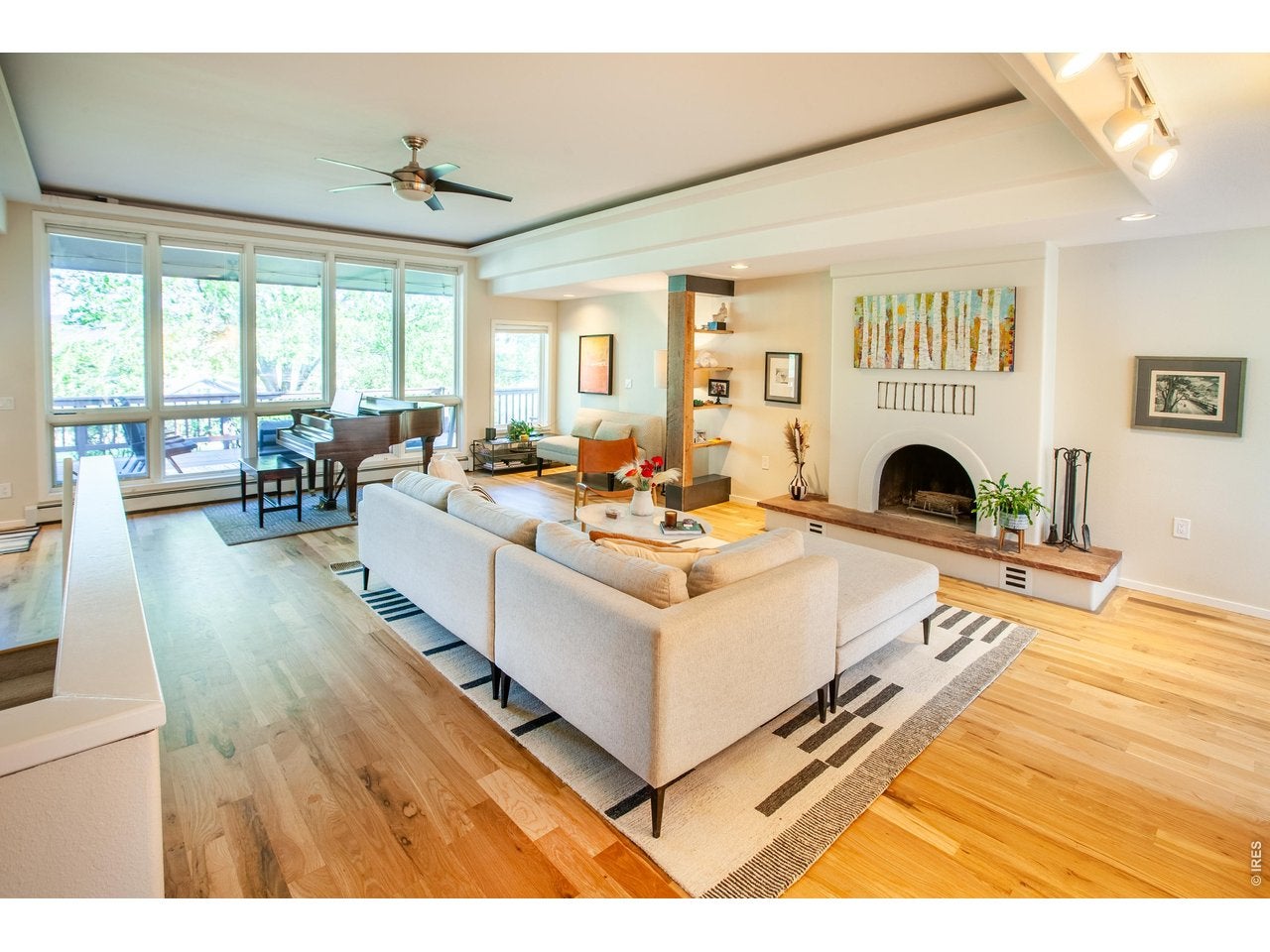 Longmont, Colorado, 80503, United States, 4 Bedrooms Bedrooms, ,4 BathroomsBathrooms,Residential,Contingent,2045596