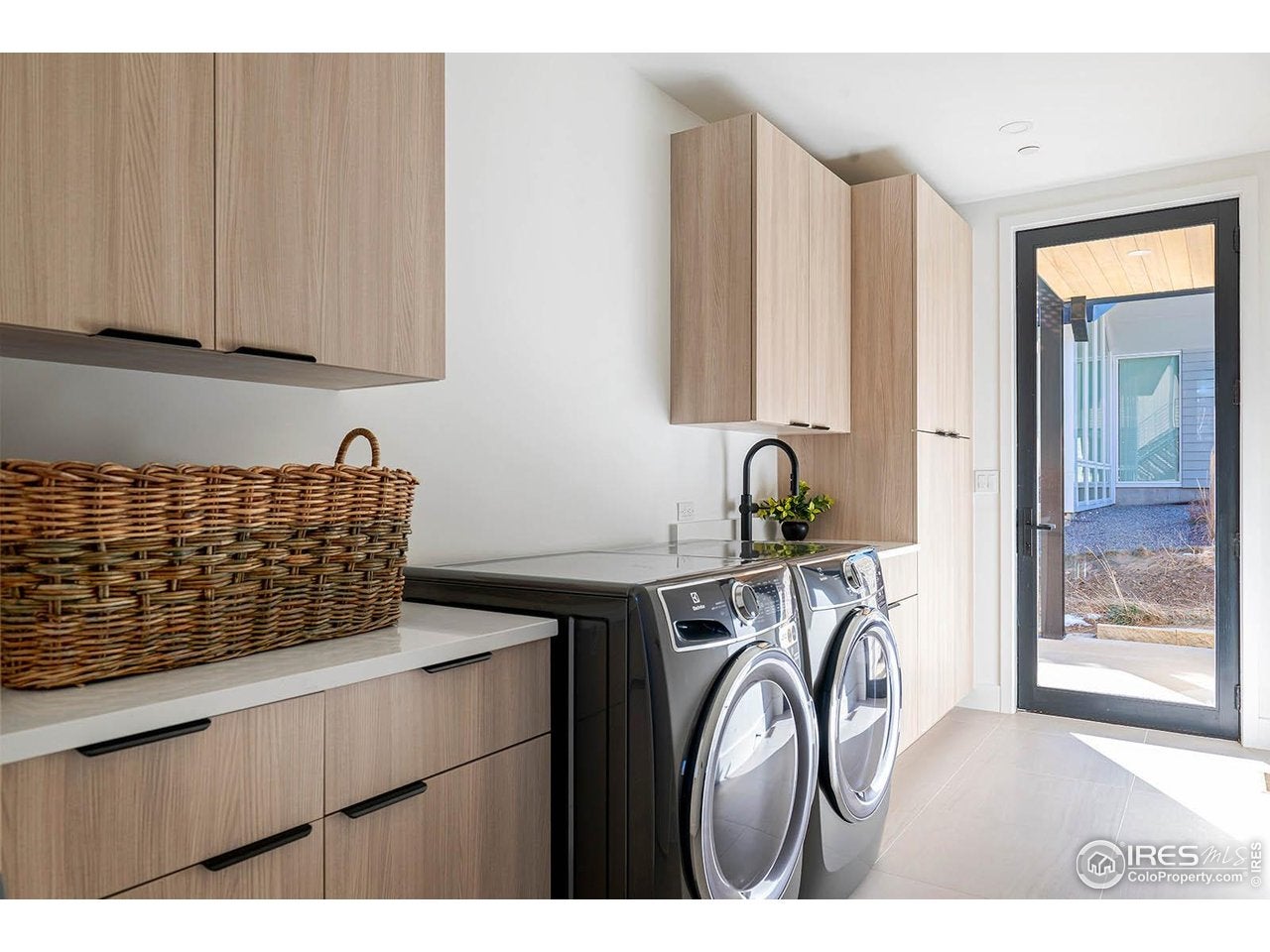 Boulder, Colorado, 80304, United States, 5 Bedrooms Bedrooms, ,5 BathroomsBathrooms,Residential,Active,2015466