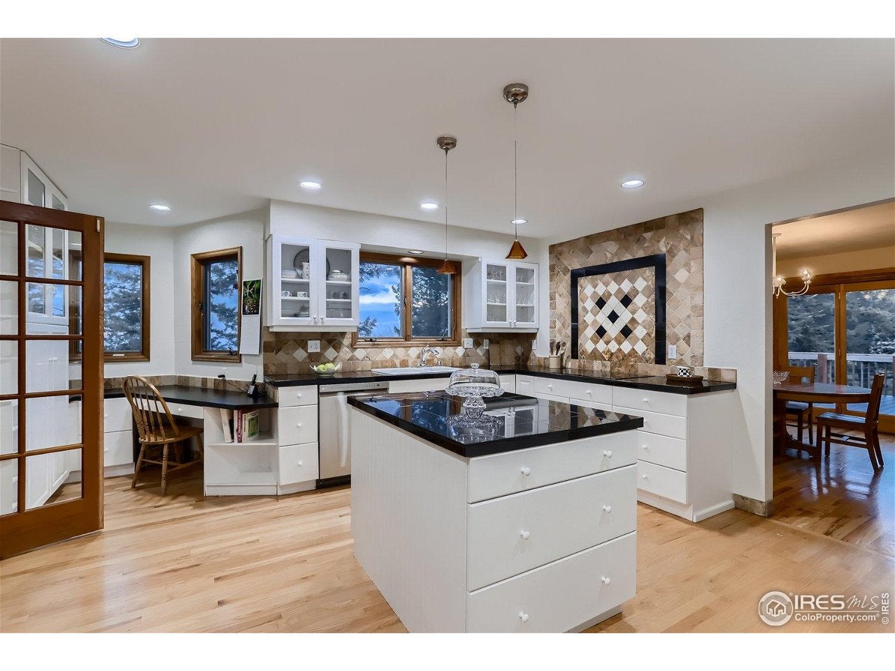 Boulder, Colorado, 80302, United States, 3 Bedrooms Bedrooms, ,3 BathroomsBathrooms,Residential,Active,2008004