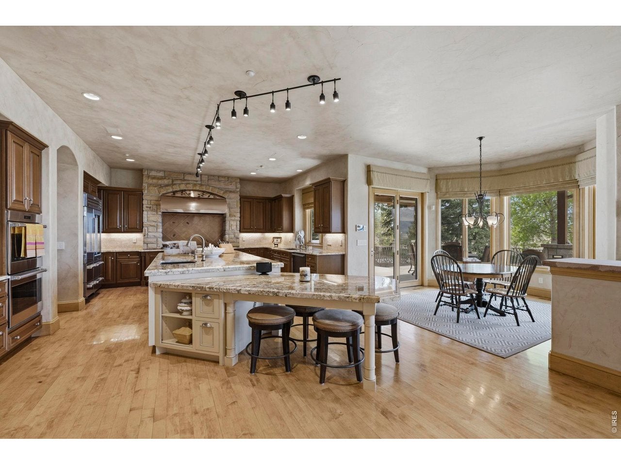 Niwot, Colorado, 80503, United States, 5 Bedrooms Bedrooms, ,6 BathroomsBathrooms,Residential,Active,2045621
