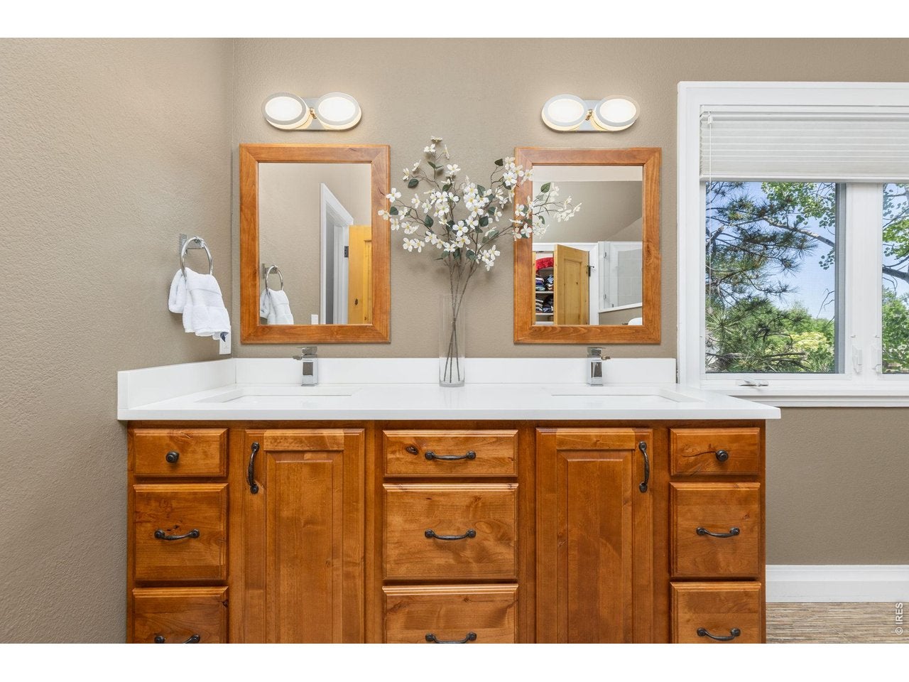 Louisville, Colorado, 80027, United States, 5 Bedrooms Bedrooms, ,5 BathroomsBathrooms,Residential,Active,2041594
