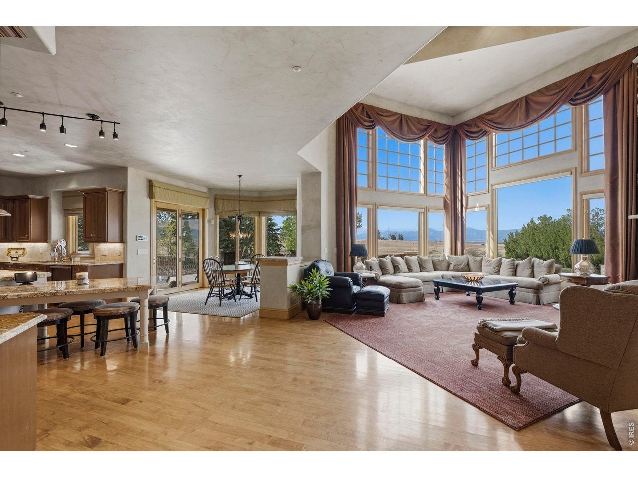 Niwot, Colorado, 80503, United States, 5 Bedrooms Bedrooms, ,6 BathroomsBathrooms,Residential,Active,2045621