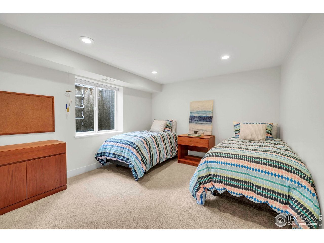 Louisville, Colorado, 80027, United States, 4 Bedrooms Bedrooms, ,3 BathroomsBathrooms,Residential,Active,2009400