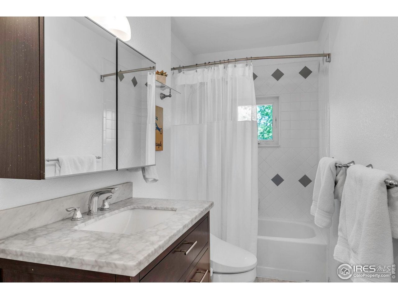 Louisville, Colorado, 80027, United States, 4 Bedrooms Bedrooms, ,4 BathroomsBathrooms,Residential,Active,1821969