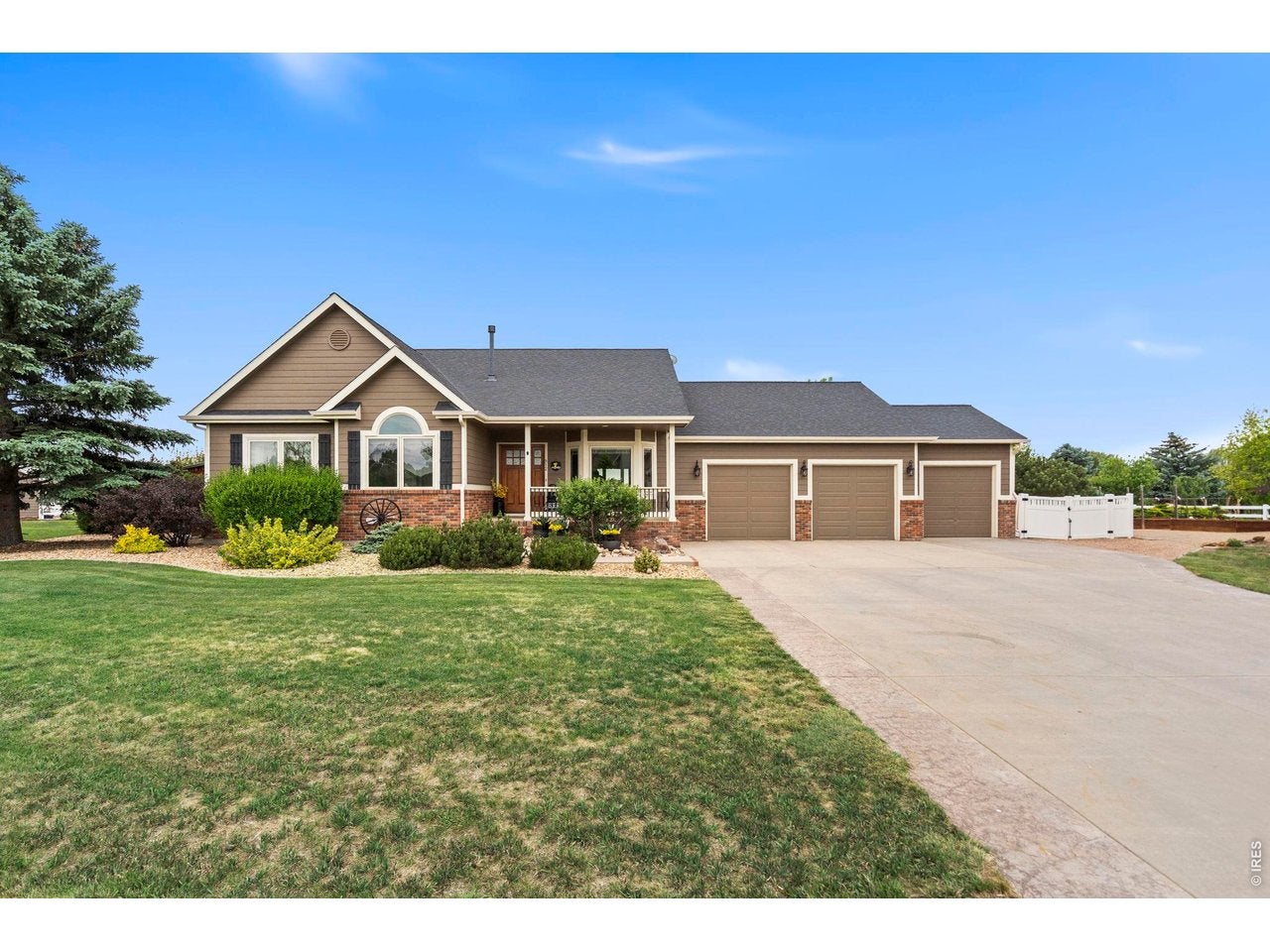 Windsor, Colorado, 80550, United States, 5 Bedrooms Bedrooms, ,4 BathroomsBathrooms,Residential,Active,2052058