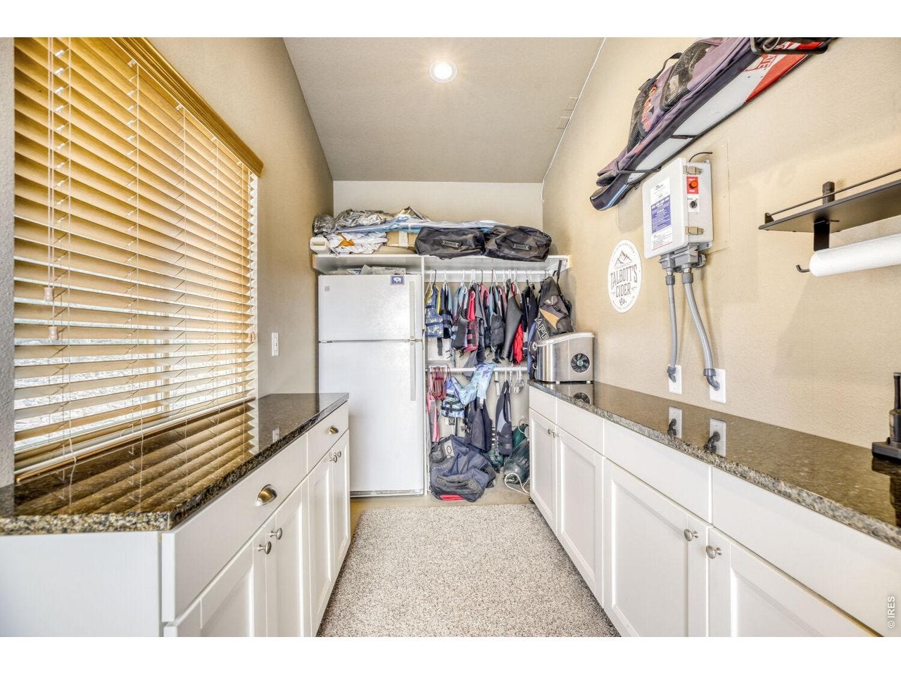 Longmont, Colorado, 80504, United States, 4 Bedrooms Bedrooms, ,5 BathroomsBathrooms,Residential,Active,2033410