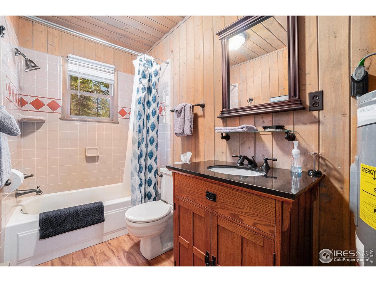 Estes Park, Colorado, 80517, United States, 4 Bedrooms Bedrooms, ,4 BathroomsBathrooms,Residential,Active,1971770