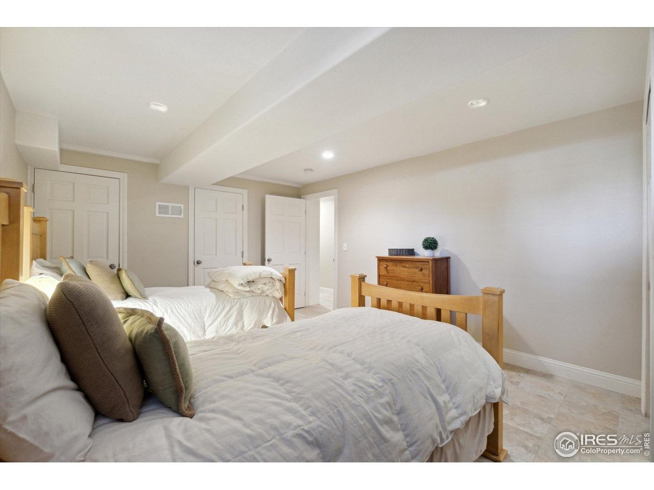 Boulder, Colorado, 80303, United States, 5 Bedrooms Bedrooms, ,3 BathroomsBathrooms,Residential,Active,2010540