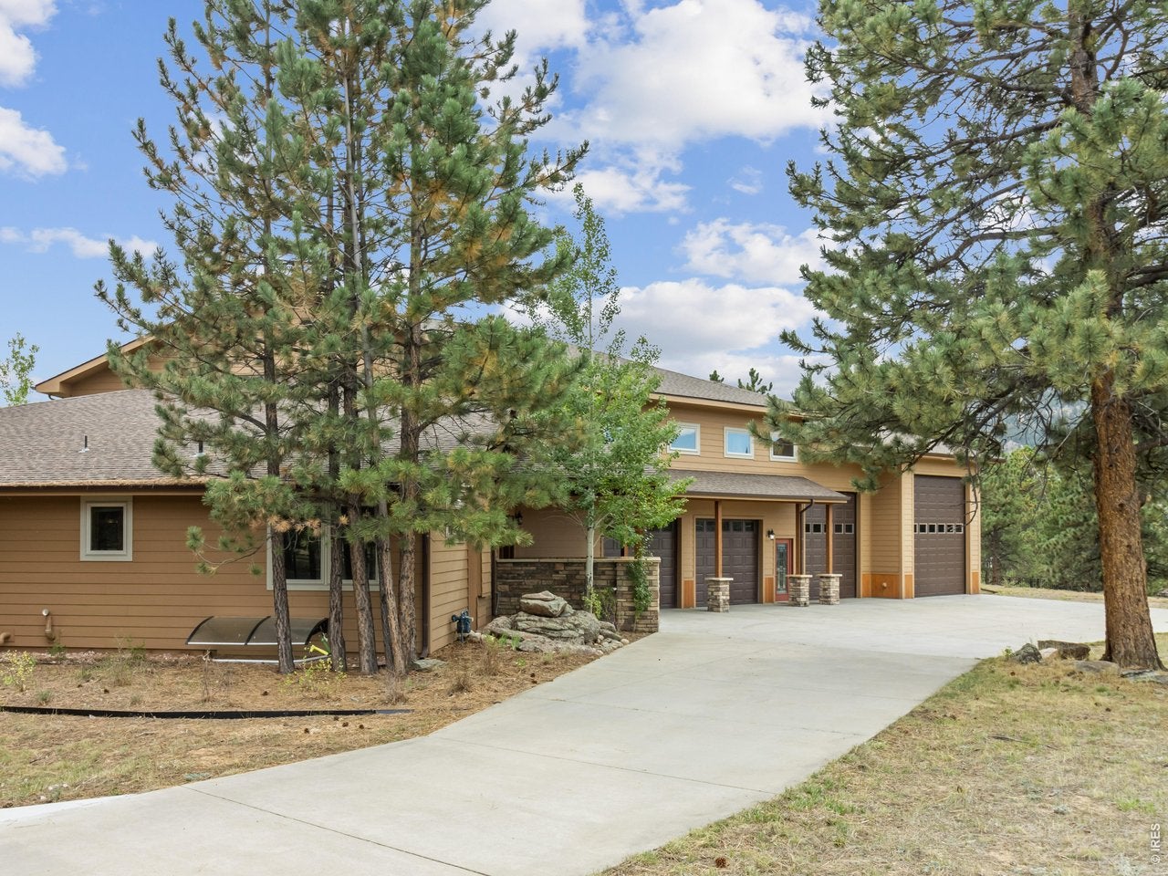 Estes Park, Colorado, 80517, United States, 5 Bedrooms Bedrooms, ,4 BathroomsBathrooms,Residential,Active,2043843