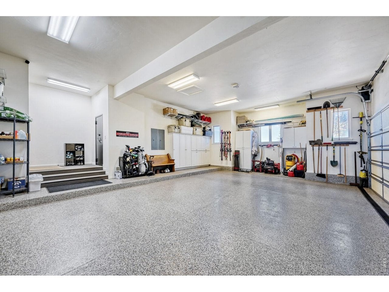 Longmont, Colorado, 80504, United States, 4 Bedrooms Bedrooms, ,5 BathroomsBathrooms,Residential,Active,2033410