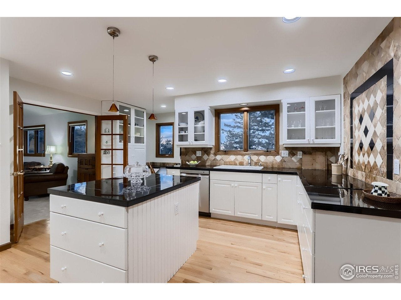 Boulder, Colorado, 80302, United States, 3 Bedrooms Bedrooms, ,3 BathroomsBathrooms,Residential,Active,2008004