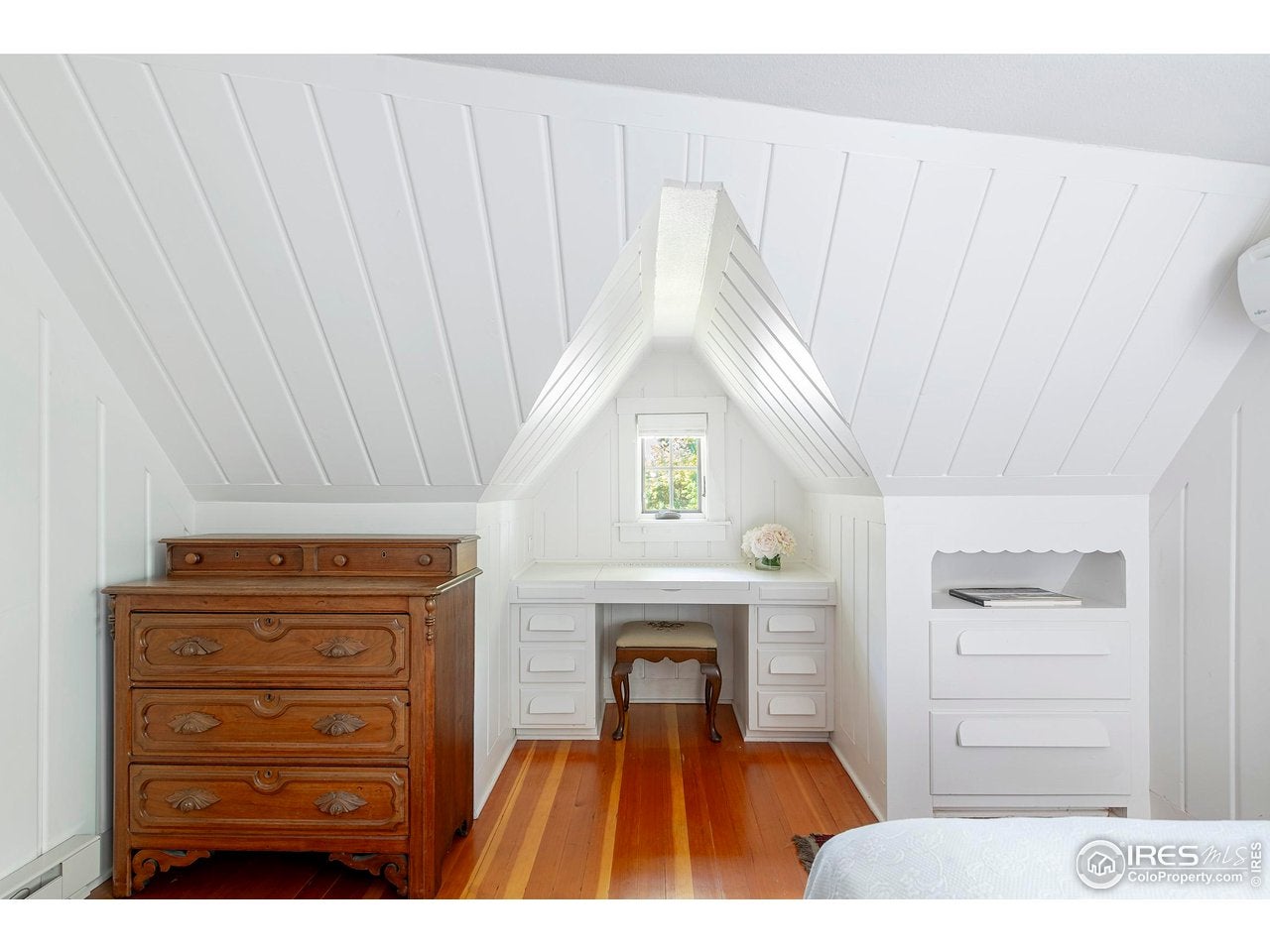 Boulder, Colorado, 80302, United States, 5 Bedrooms Bedrooms, ,2 BathroomsBathrooms,Residential,Active,1997618