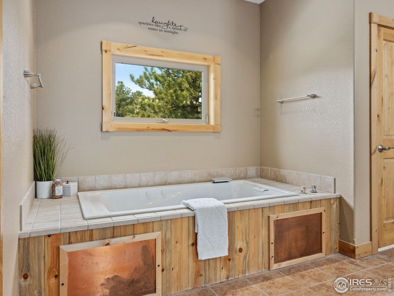 Estes Park, Colorado, 80517, United States, 5 Bedrooms Bedrooms, ,4 BathroomsBathrooms,Residential,Contingent,1824567