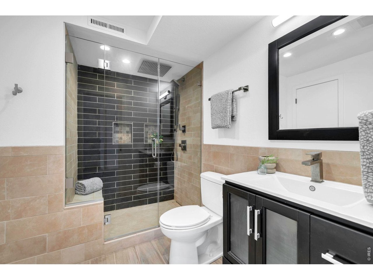 Louisville, Colorado, 80027, United States, 5 Bedrooms Bedrooms, ,5 BathroomsBathrooms,Residential,Active,2043815