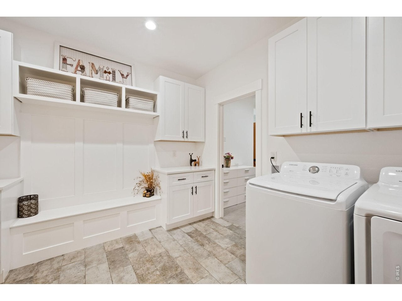 Berthoud, Colorado, 80513, United States, 5 Bedrooms Bedrooms, ,4 BathroomsBathrooms,Residential,Active,2045014
