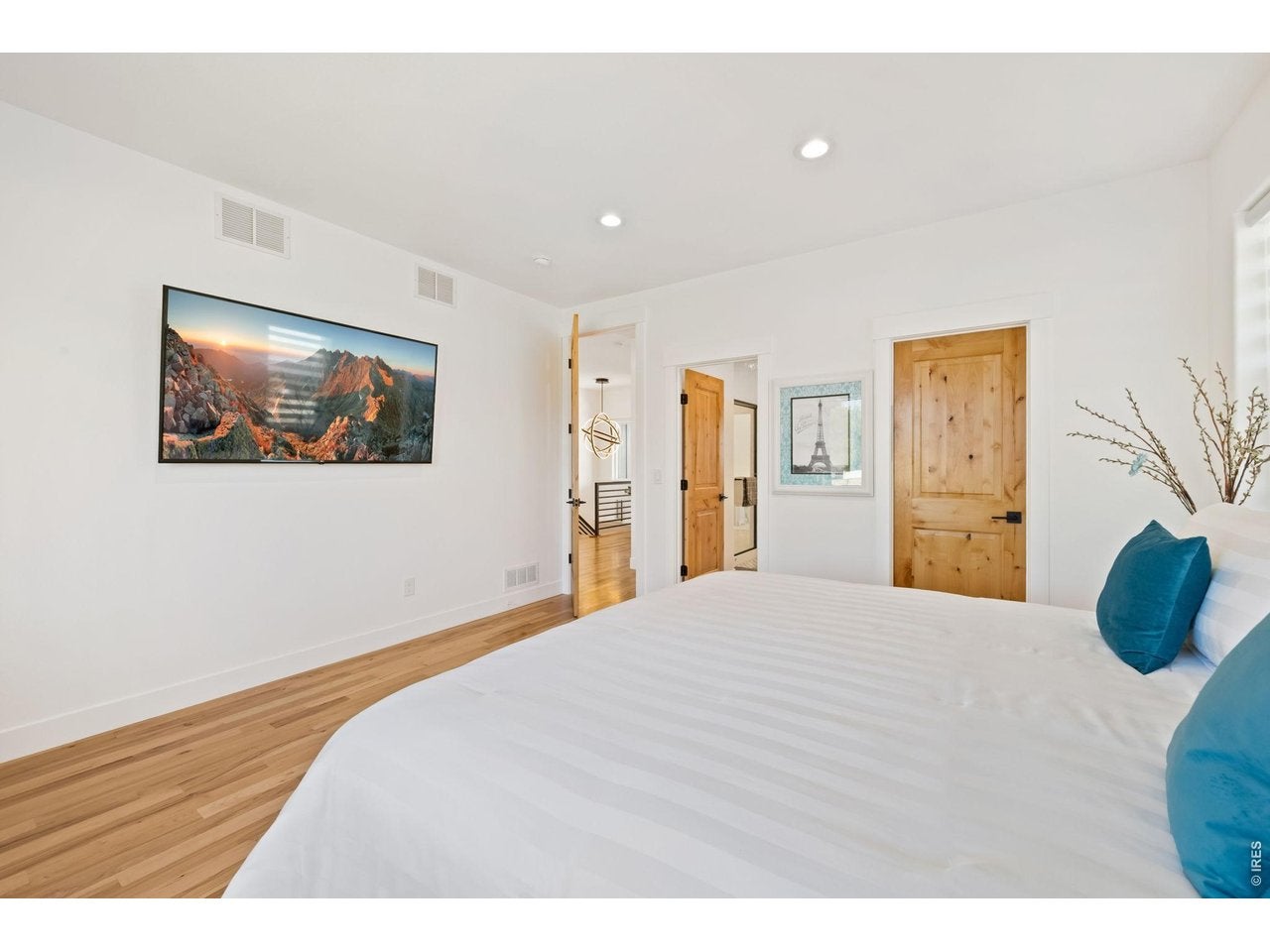 Berthoud, Colorado, 80513, United States, 5 Bedrooms Bedrooms, ,4 BathroomsBathrooms,Residential,Active,2045014