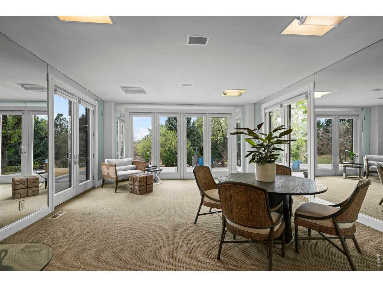 Niwot, Colorado, 80503, United States, 4 Bedrooms Bedrooms, ,7 BathroomsBathrooms,Residential,Active,2033402