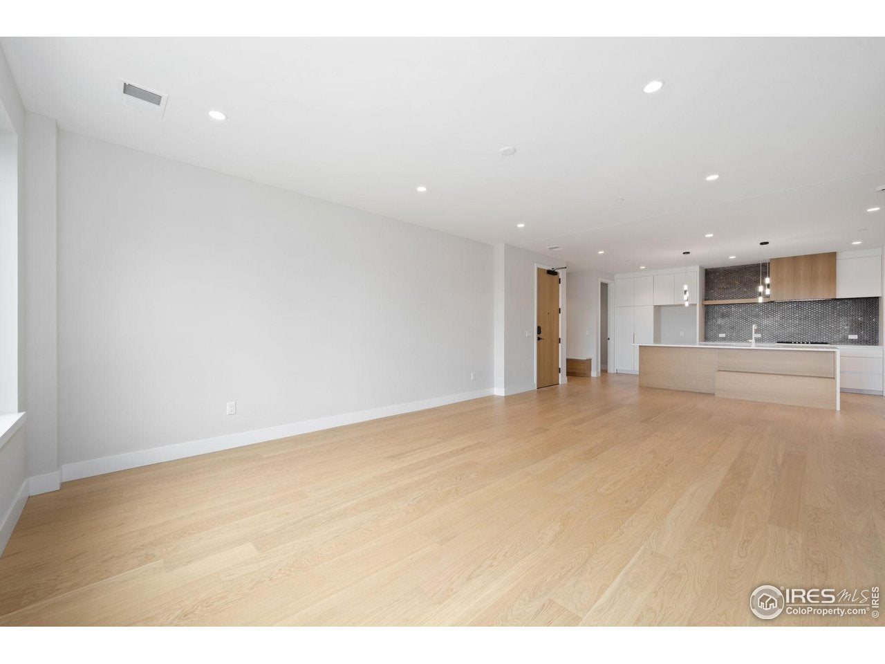 Loveland, Colorado, 80537, United States, 2 Bedrooms Bedrooms, ,3 BathroomsBathrooms,Residential,Active,1884717