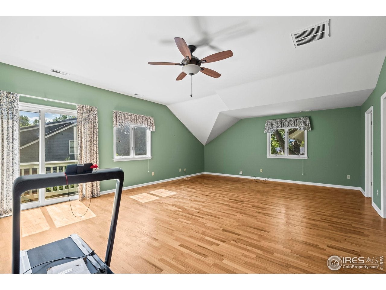 Boulder, Colorado, 80301, United States, 3 Bedrooms Bedrooms, ,4 BathroomsBathrooms,Residential,Active,1997593