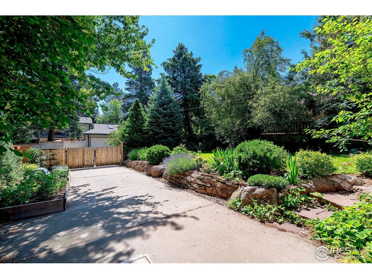 Boulder, Colorado, 80302, United States, 5 Bedrooms Bedrooms, ,2 BathroomsBathrooms,Residential,Active,1997618