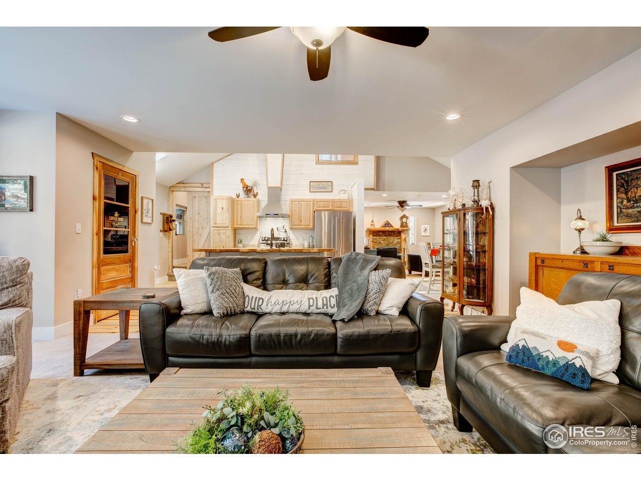 Lyons, Colorado, 80540, United States, 5 Bedrooms Bedrooms, ,4 BathroomsBathrooms,Residential,Active,2006864