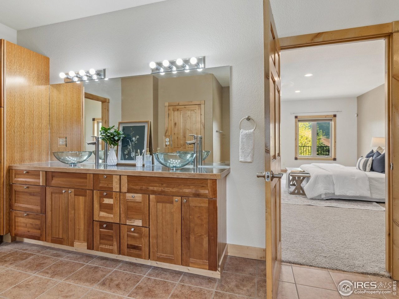 Estes Park, Colorado, 80517, United States, 5 Bedrooms Bedrooms, ,4 BathroomsBathrooms,Residential,Contingent,1824567